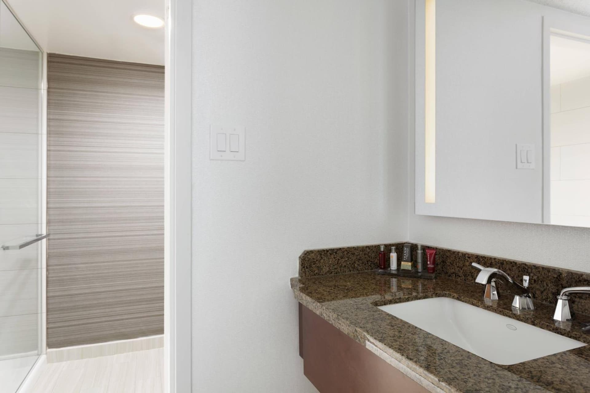 Newark Liberty International Airport Marriott gallery photo in Newark, NJ — image 13