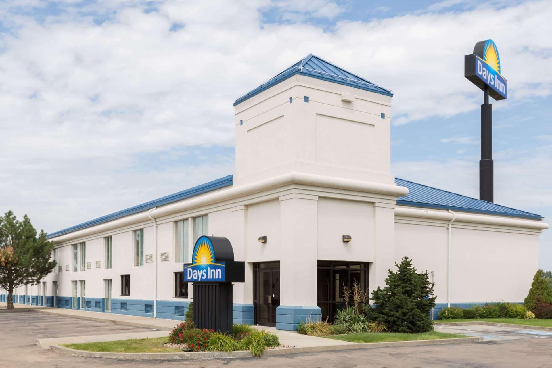 Days Inn by Wyndham Grand Island I-80 featured exterior or lobby in Doniphan, NE — similar hotel