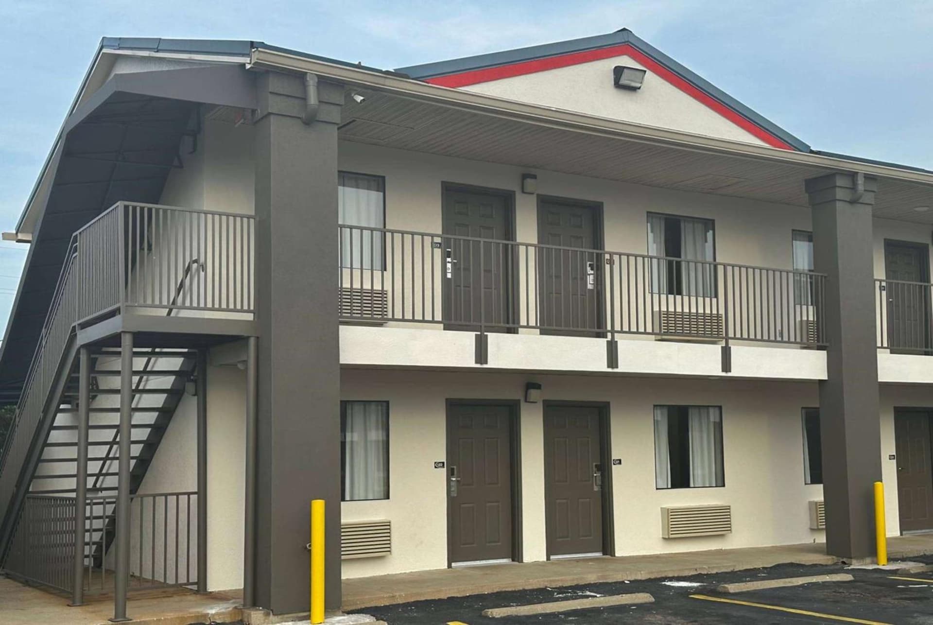 Super 8 by Wyndham Monroe featured exterior or lobby in Monroe, LA — similar hotel