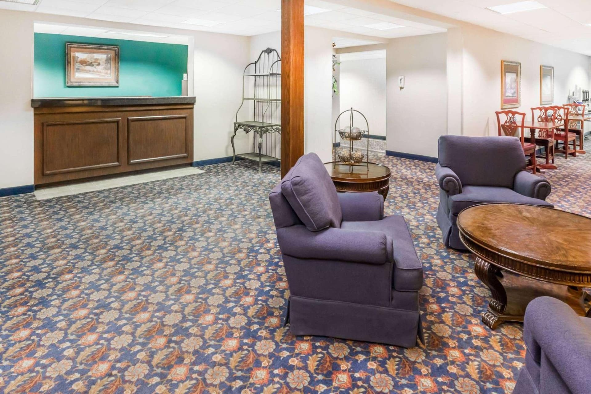 Days Inn by Wyndham Grand Island I-80 property views in Doniphan, NE — gallery photo 3