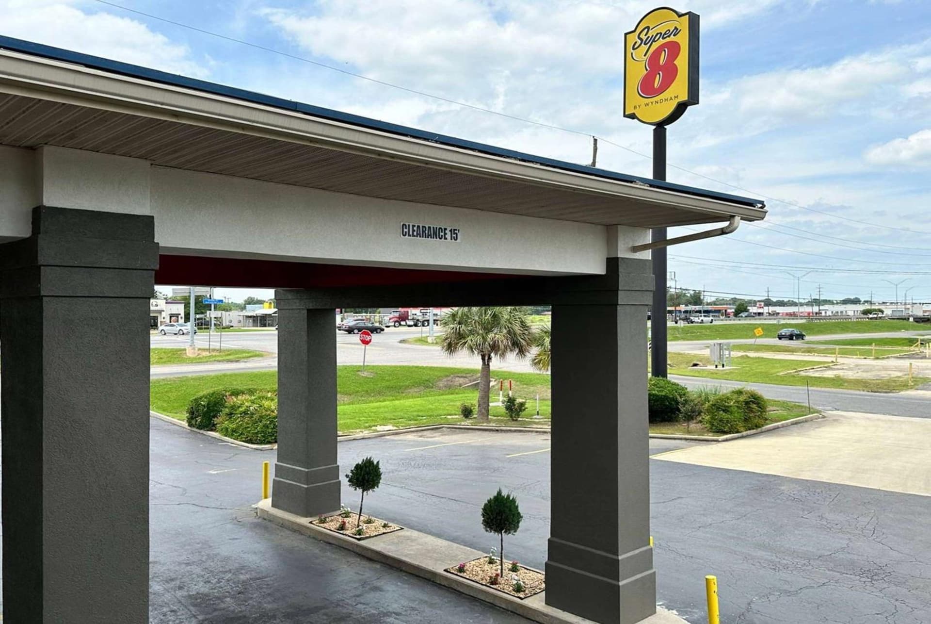 Super 8 by Wyndham Monroe gallery photo in Monroe, LA — image 8