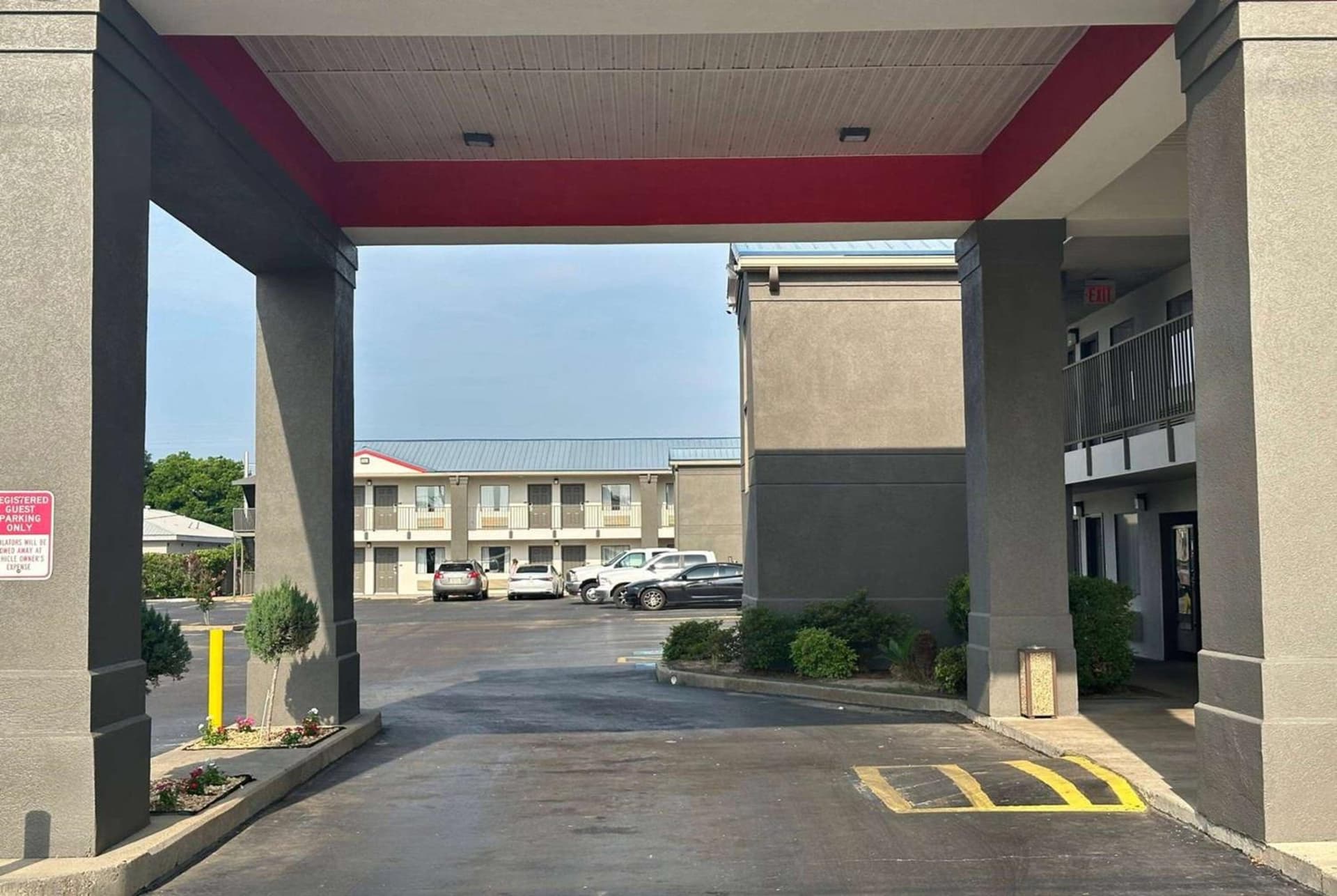 Super 8 by Wyndham Monroe gallery photo in Monroe, LA — image 44