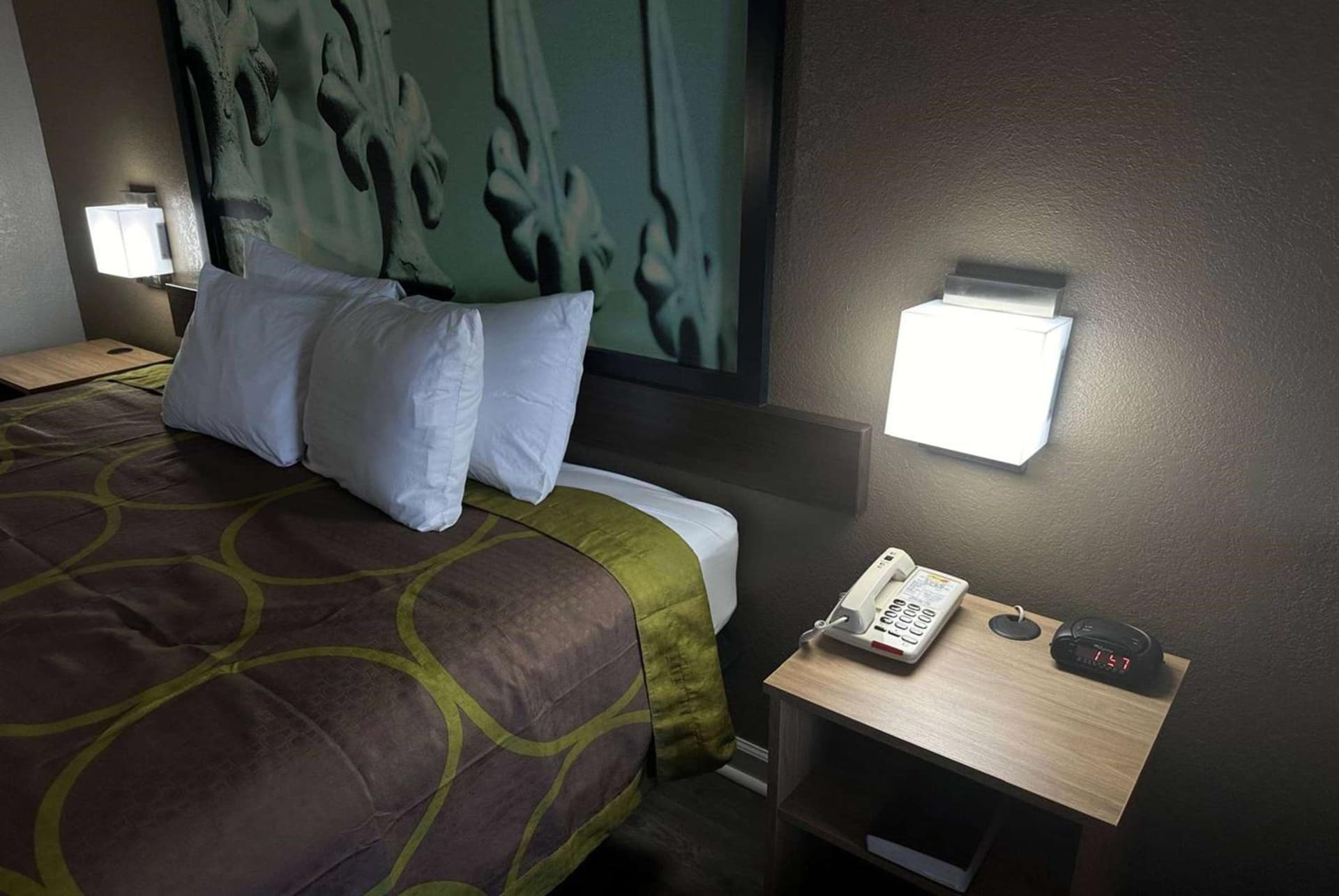 Super 8 by Wyndham Monroe gallery photo in Monroe, LA — image 32