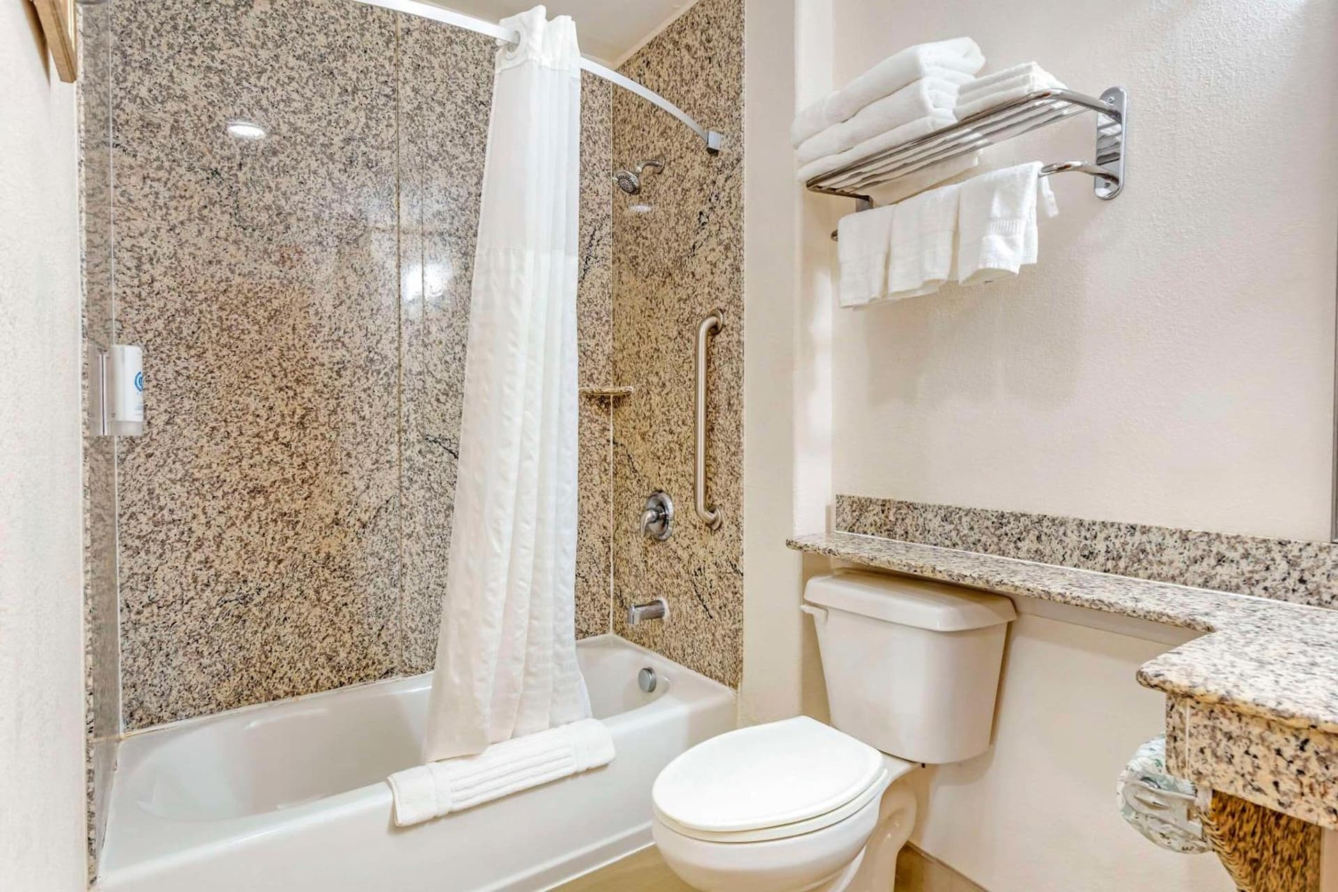 Comfort Inn & Suites Chesapeake - Portsmouth gallery photo in Chesapeake, VA — image 55
