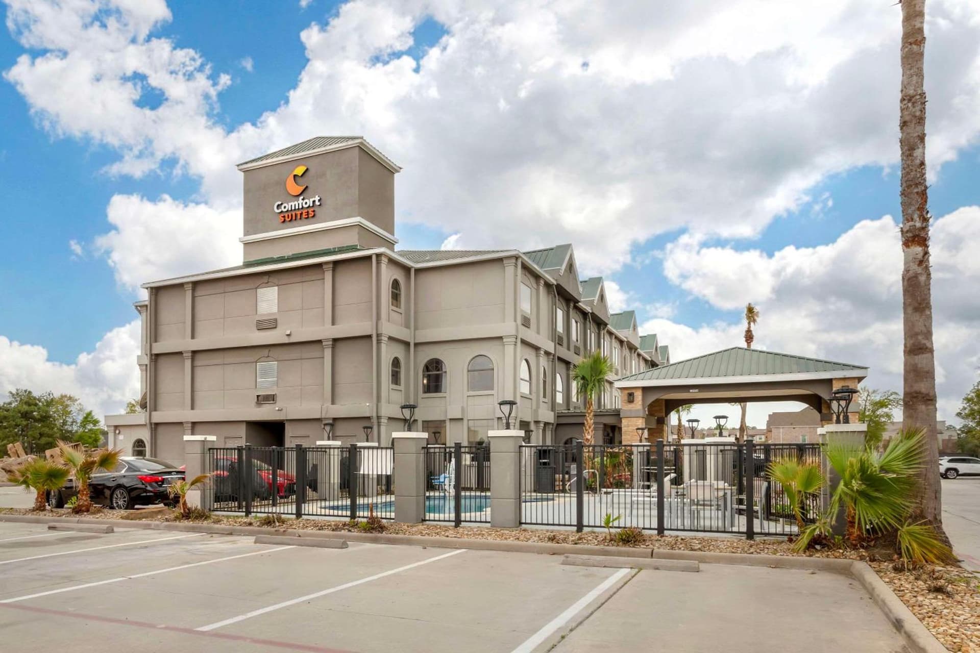 Comfort Suites Shenandoah-The Woodlands interior in The Woodlands, TX — gallery photo 2