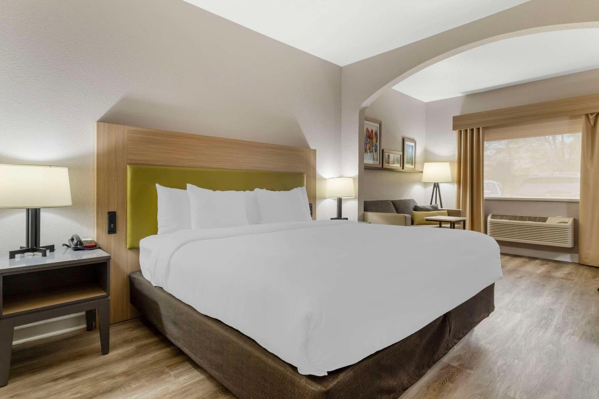 Comfort Suites Shenandoah-The Woodlands gallery photo in The Woodlands, TX — image 14
