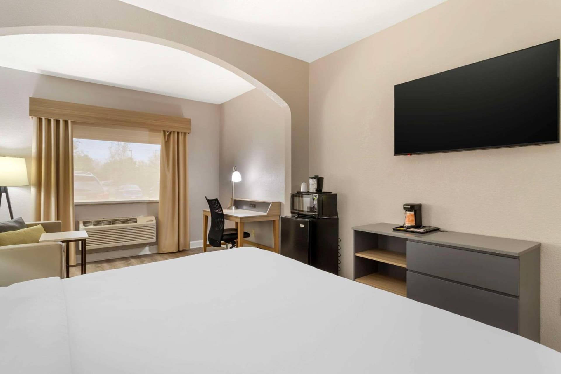 Comfort Suites Shenandoah-The Woodlands gallery photo in The Woodlands, TX — image 43