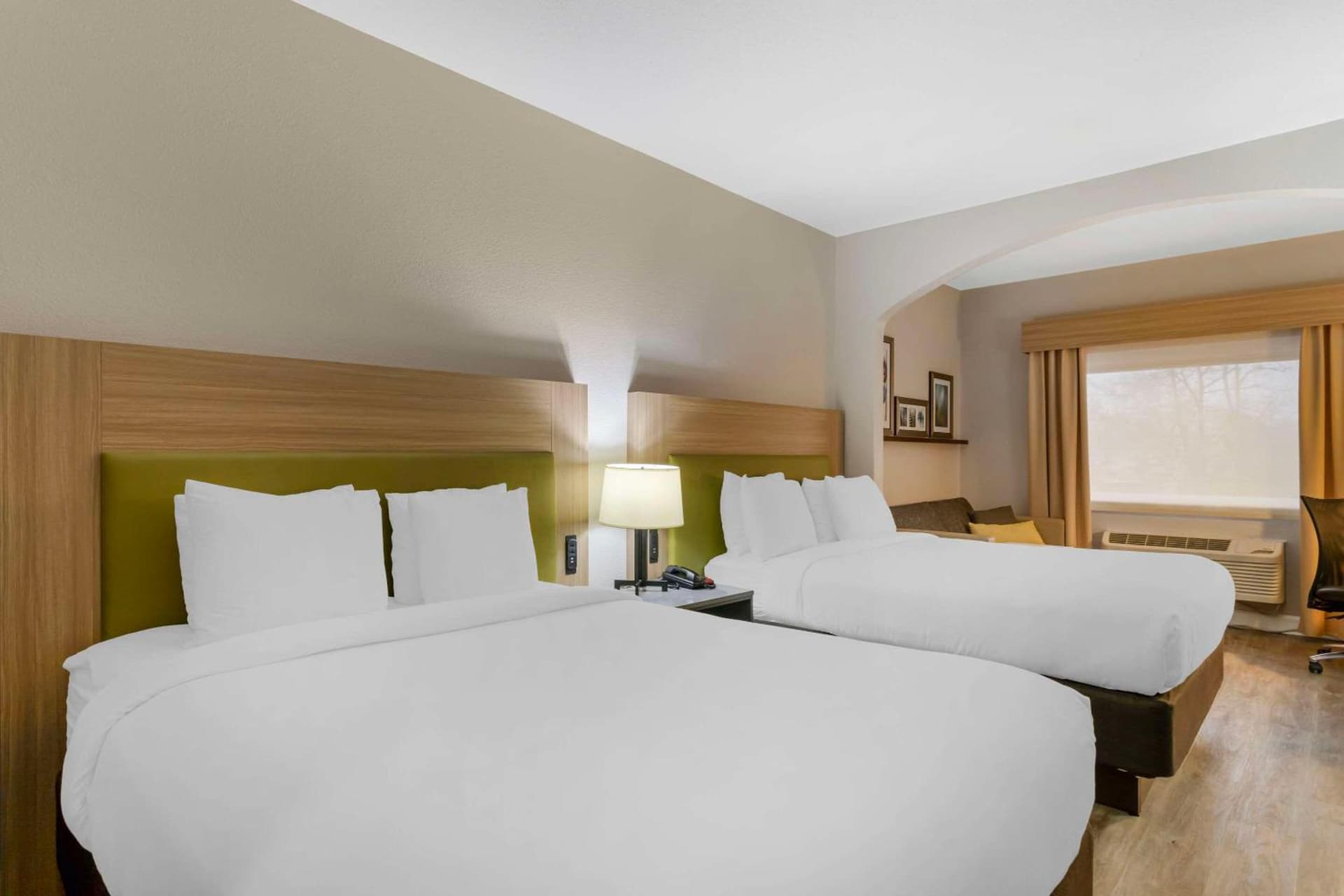 Comfort Suites Shenandoah-The Woodlands gallery photo in The Woodlands, TX — image 24