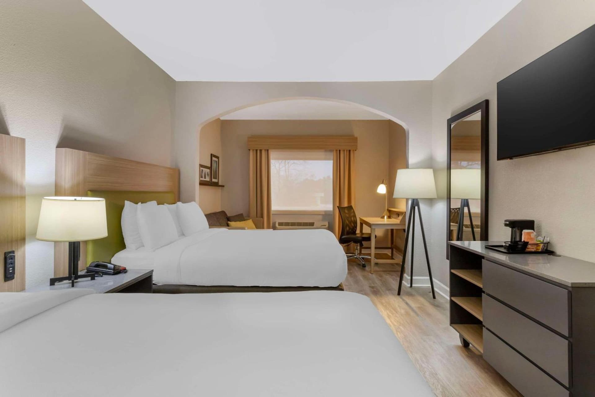 Comfort Suites Shenandoah-The Woodlands gallery photo in The Woodlands, TX — image 10