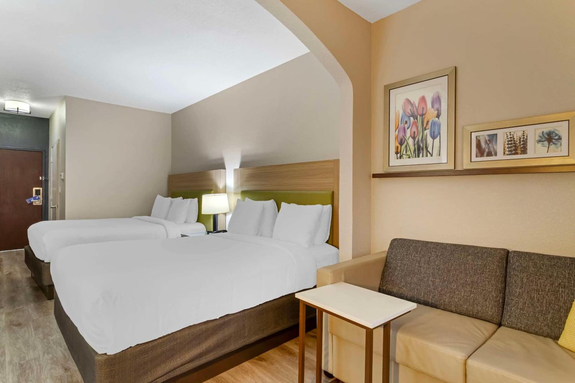 Comfort Suites Shenandoah-The Woodlands gallery photo in The Woodlands, TX — image 25