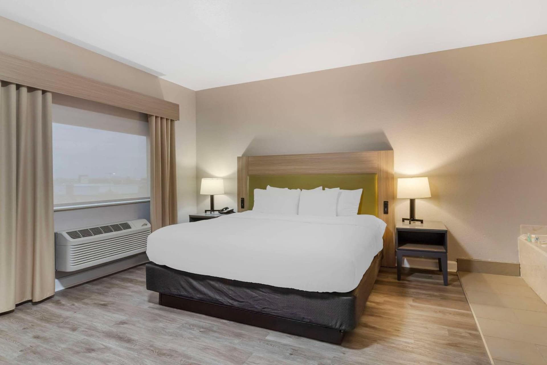Comfort Suites Shenandoah-The Woodlands gallery photo in The Woodlands, TX — image 36