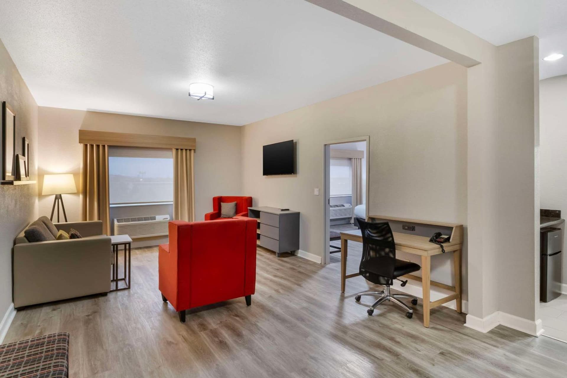 Comfort Suites Shenandoah-The Woodlands gallery photo in The Woodlands, TX — image 13