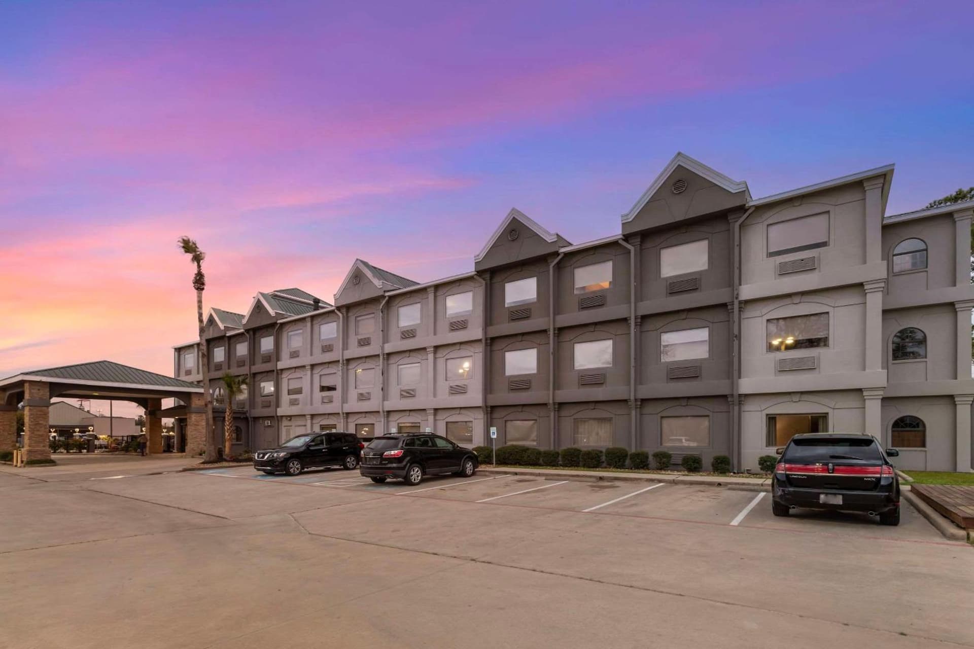 Comfort Suites Shenandoah-The Woodlands gallery photo in The Woodlands, TX — image 26