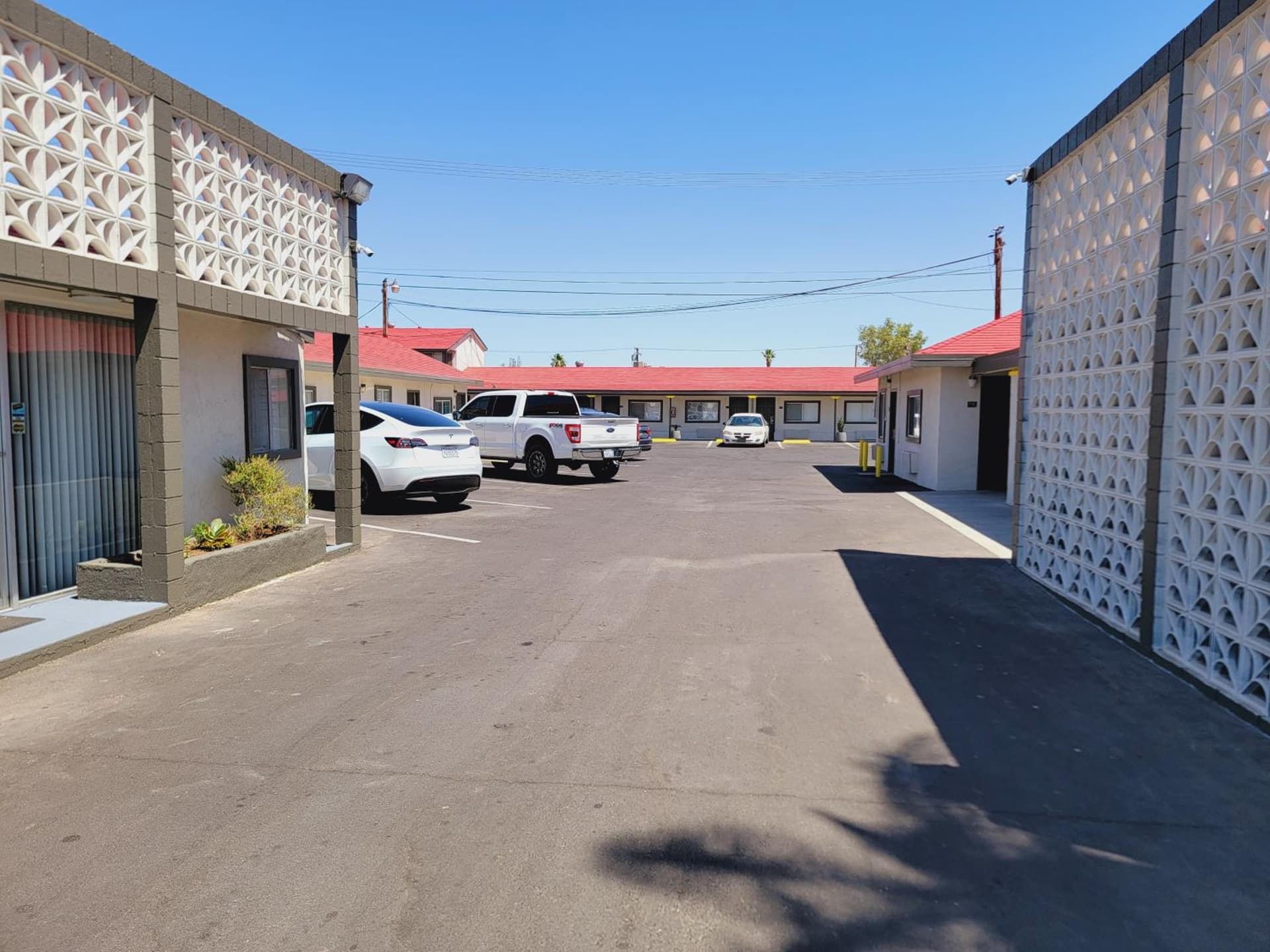 Super 8 by Wyndham El Centro North interior in El Centro, CA — gallery photo 2
