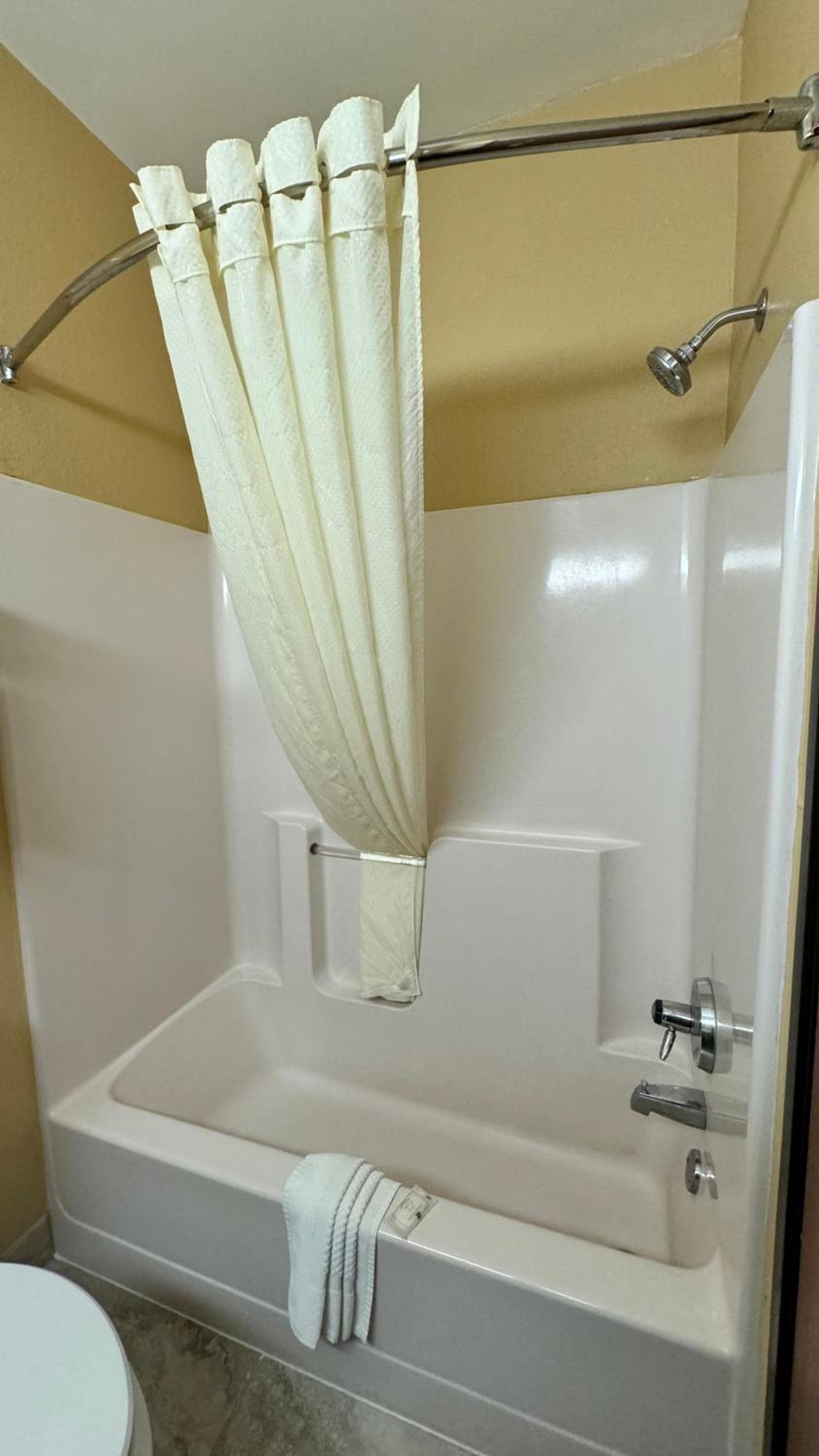 Quality Inn & Suites Eau Claire University Area gallery photo in Eau Claire, WI — image 25