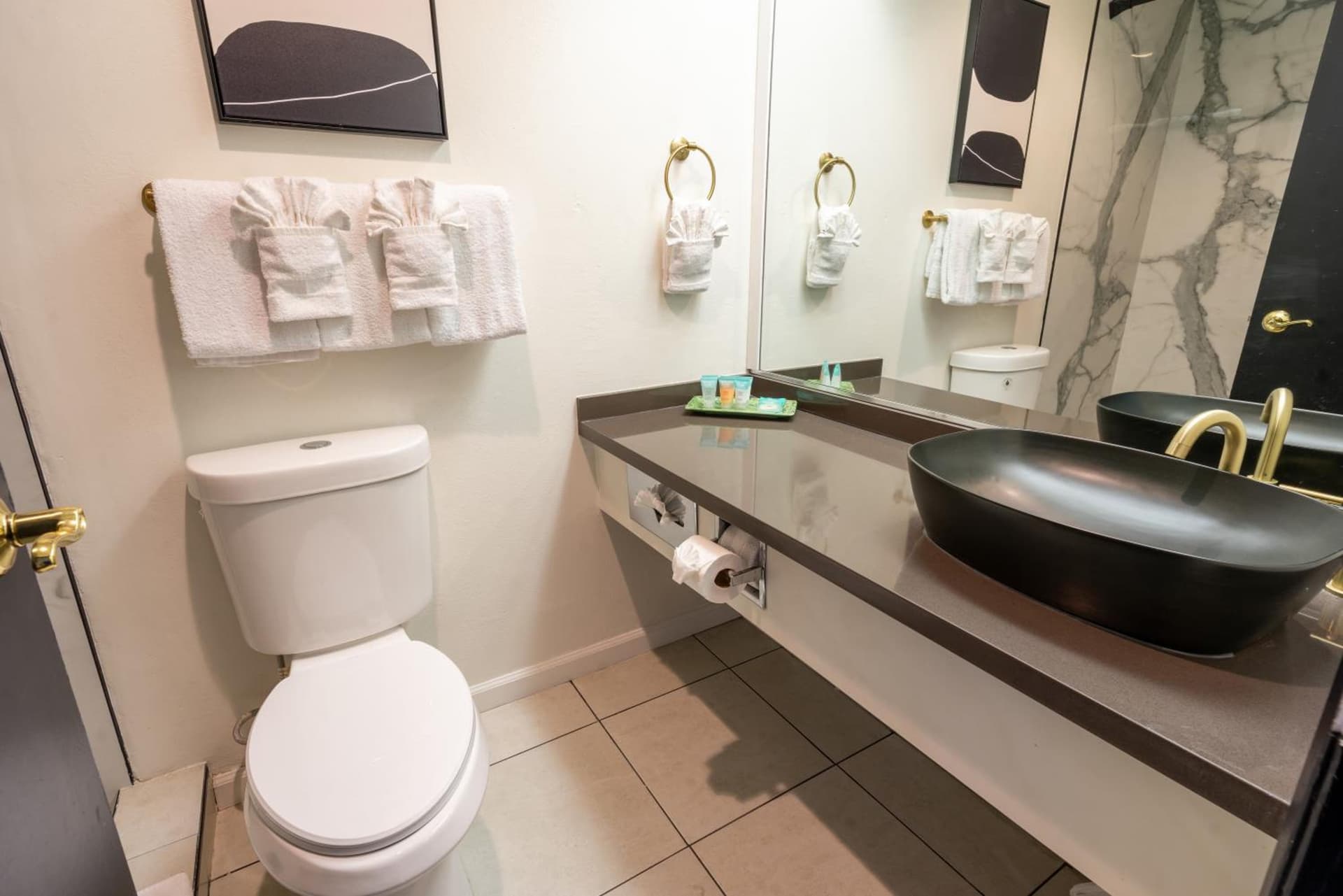 Sands Inn & Suites property views in San Luis Obispo, CA — gallery photo 3