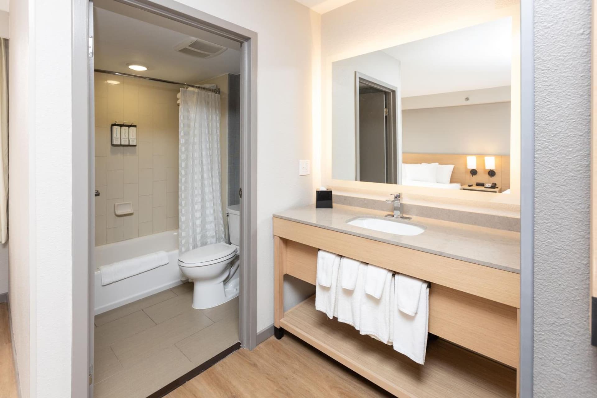 Hyatt Place Greenville/Haywood gallery photo in Greenville, SC — image 25