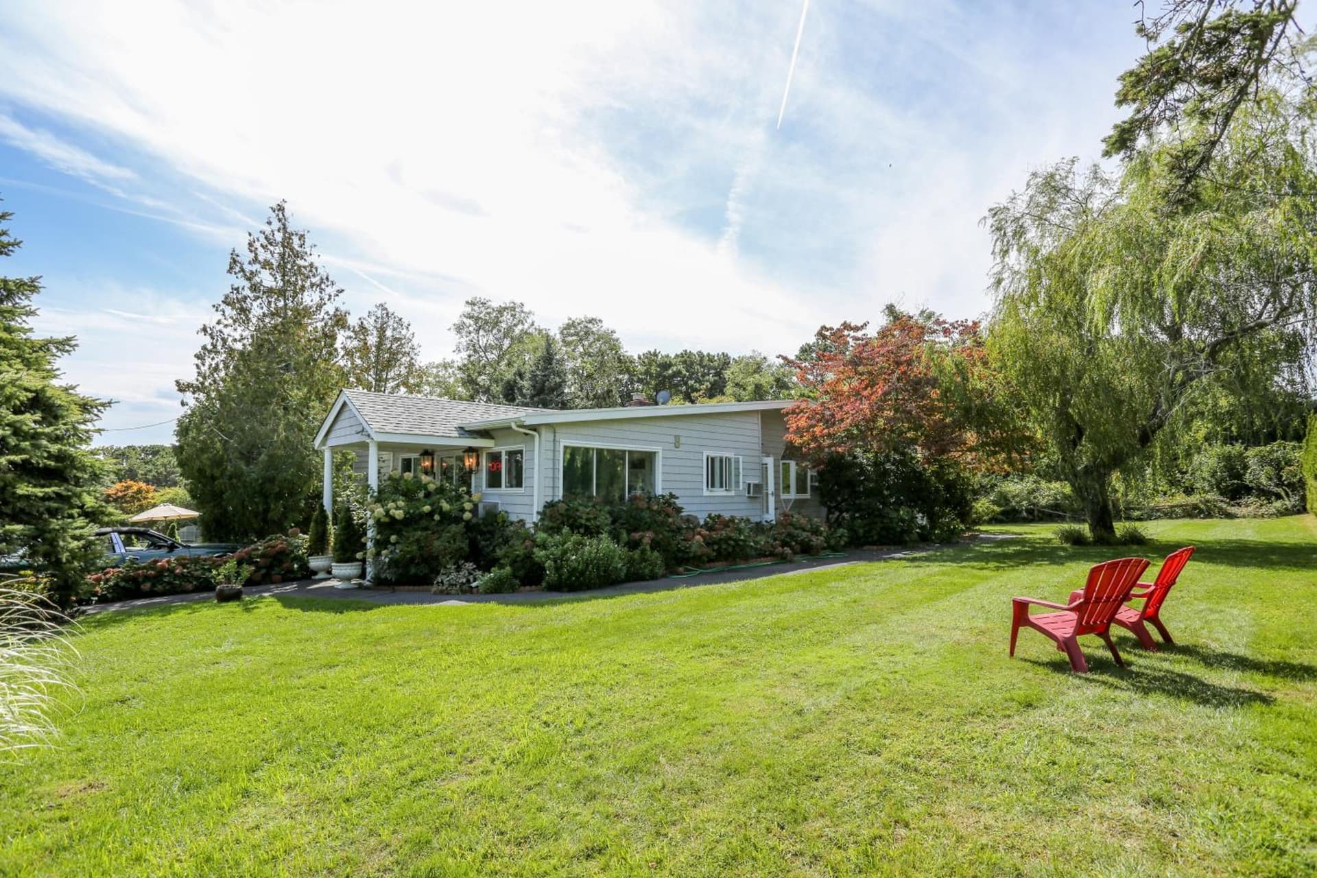 Hamlet Inn - Walk to PALM TREE FESTIVAL gallery photo in Southampton, NY — image 39