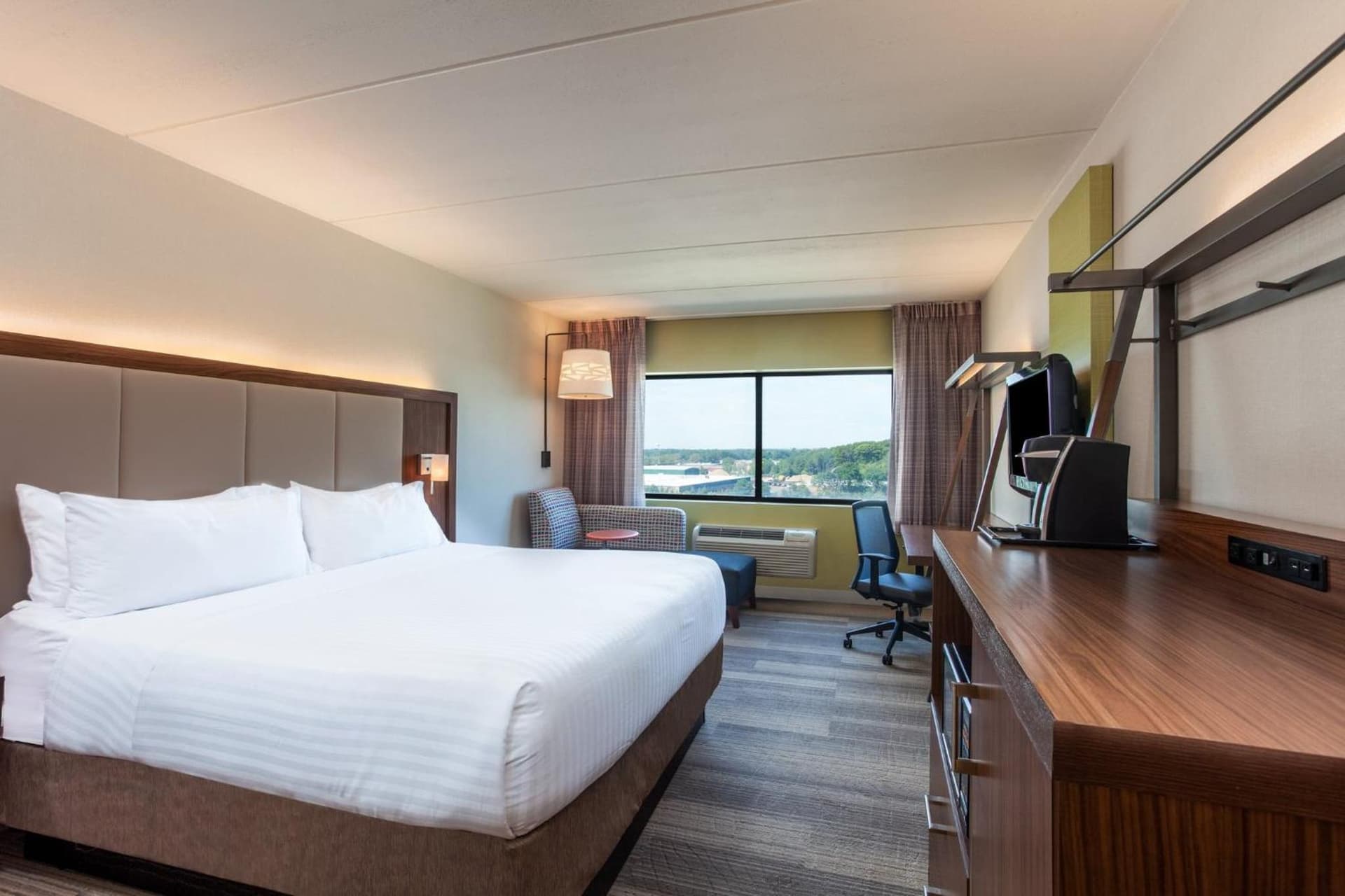 Holiday Inn Express Hauppauge-Long Island by IHG gallery photo in Hauppauge, NY — image 55