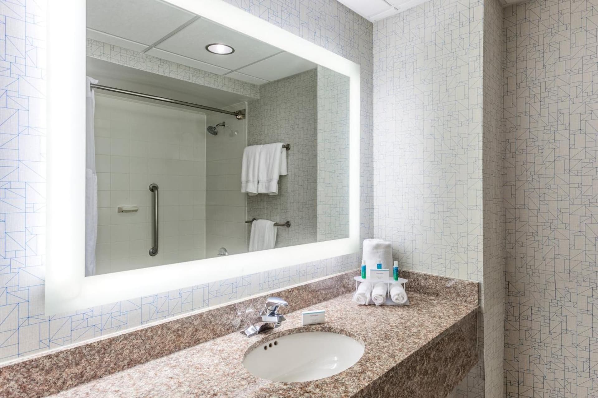 Holiday Inn Express Hauppauge-Long Island by IHG gallery photo in Hauppauge, NY — image 35