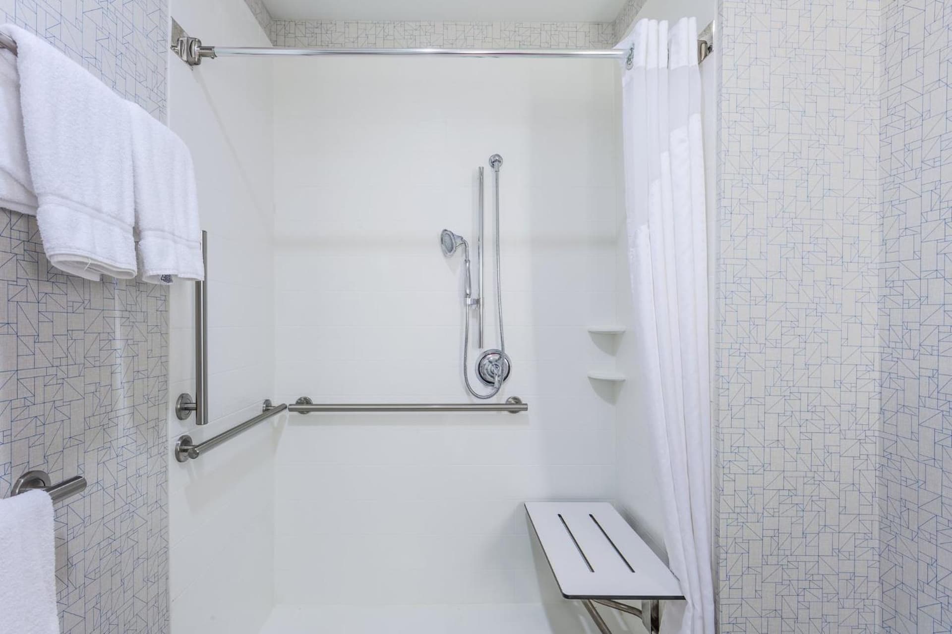 Holiday Inn Express Hauppauge-Long Island by IHG gallery photo in Hauppauge, NY — image 11