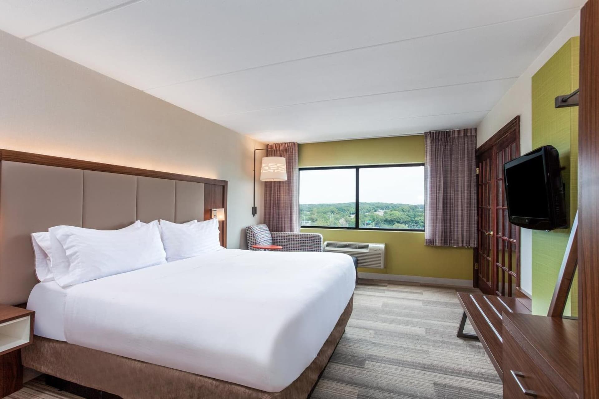 Holiday Inn Express Hauppauge-Long Island by IHG gallery photo in Hauppauge, NY — image 69