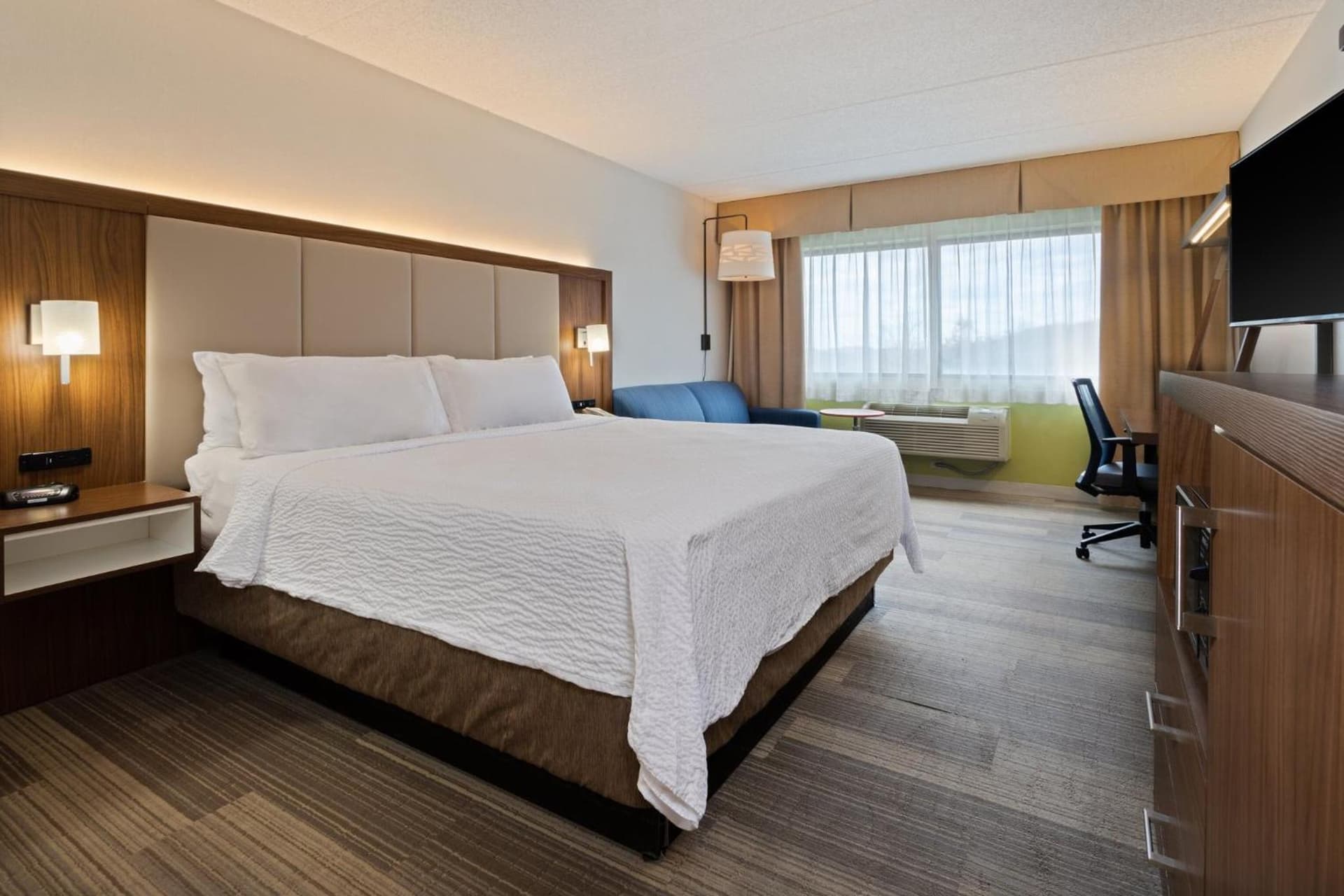 Holiday Inn Express Hauppauge-Long Island by IHG gallery photo in Hauppauge, NY — image 82