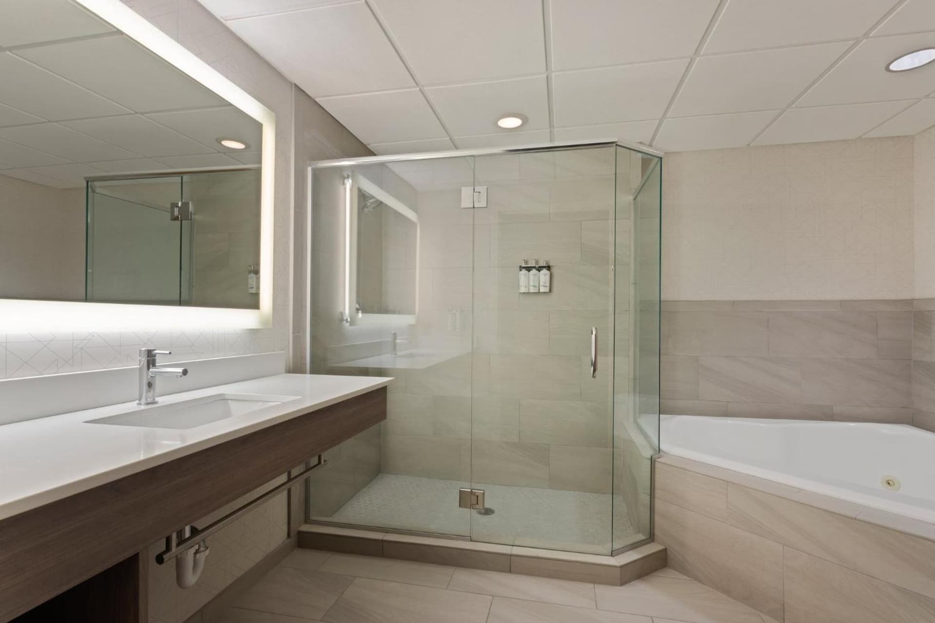 Holiday Inn Express Hauppauge-Long Island by IHG gallery photo in Hauppauge, NY — image 38
