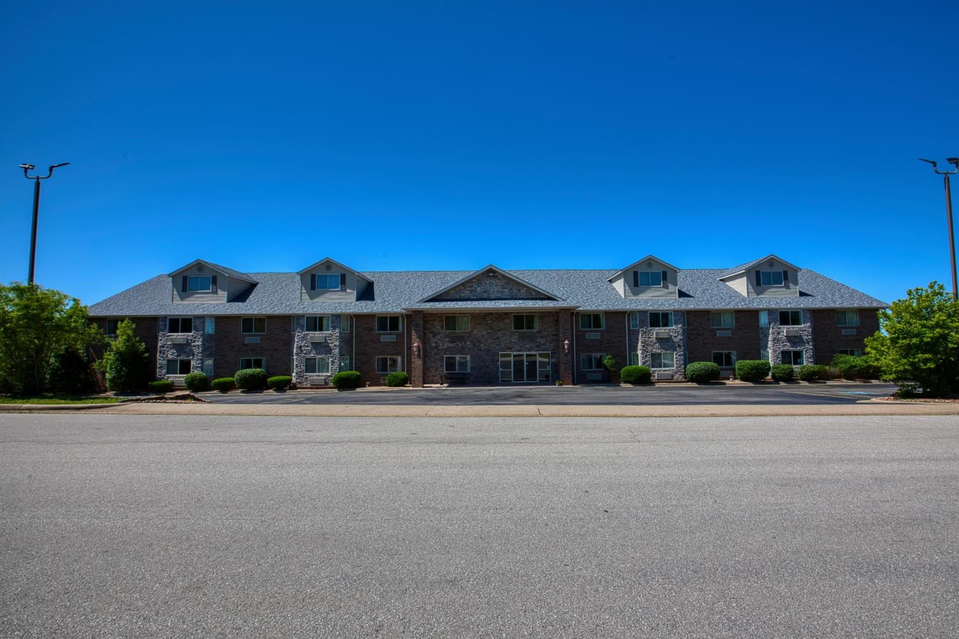All Towne Suites interior in Saint Robert, MO — gallery photo 2