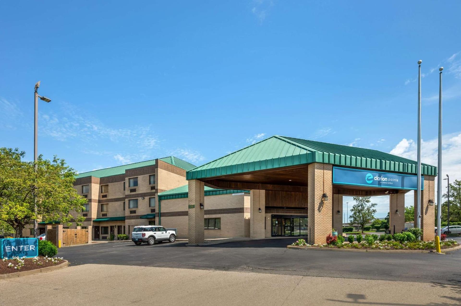 Clarion Pointe Louisville East featured exterior or lobby in Louisville, KY — similar hotel