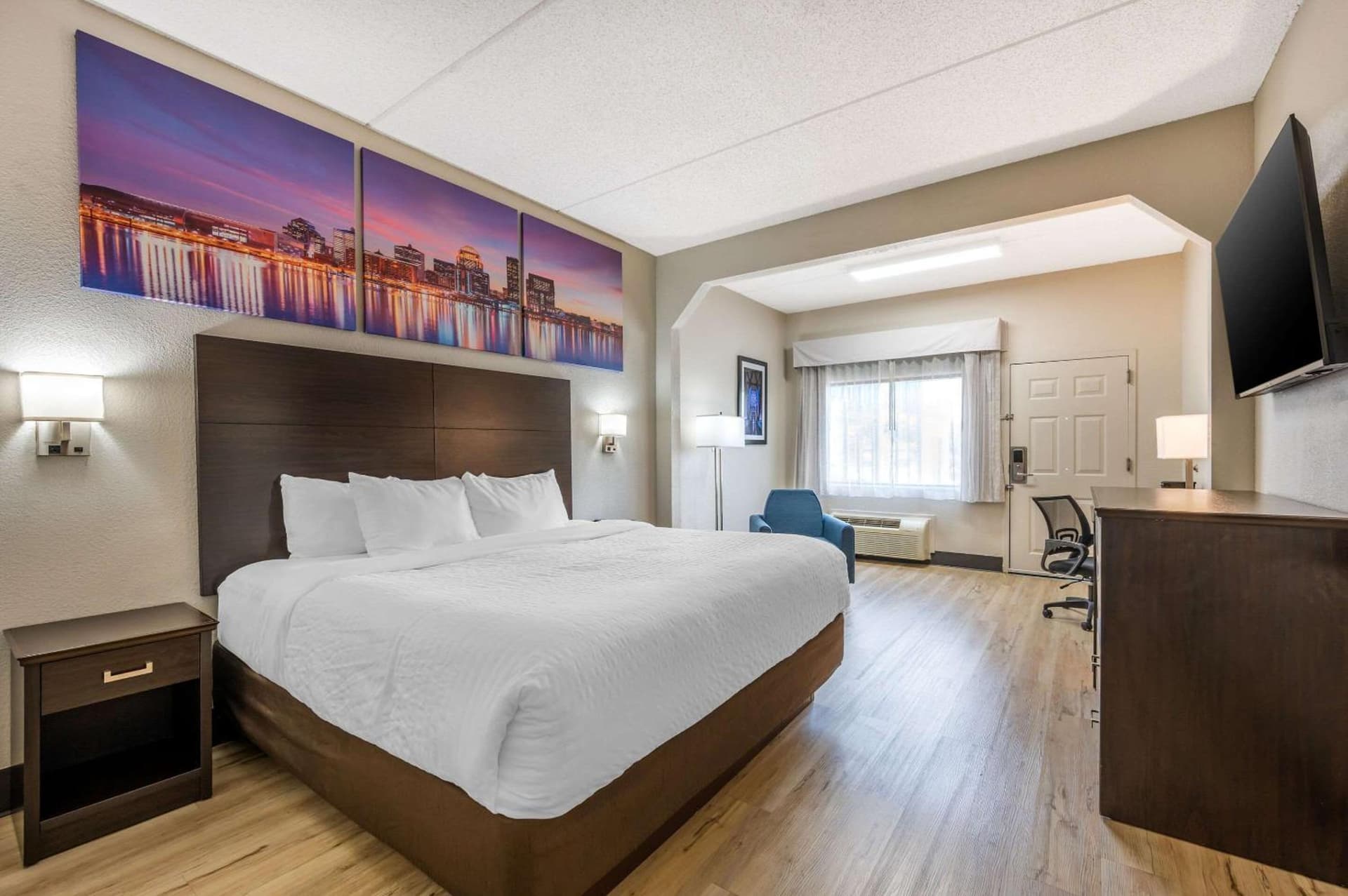 Clarion Pointe Louisville East gallery photo in Louisville, KY — image 37