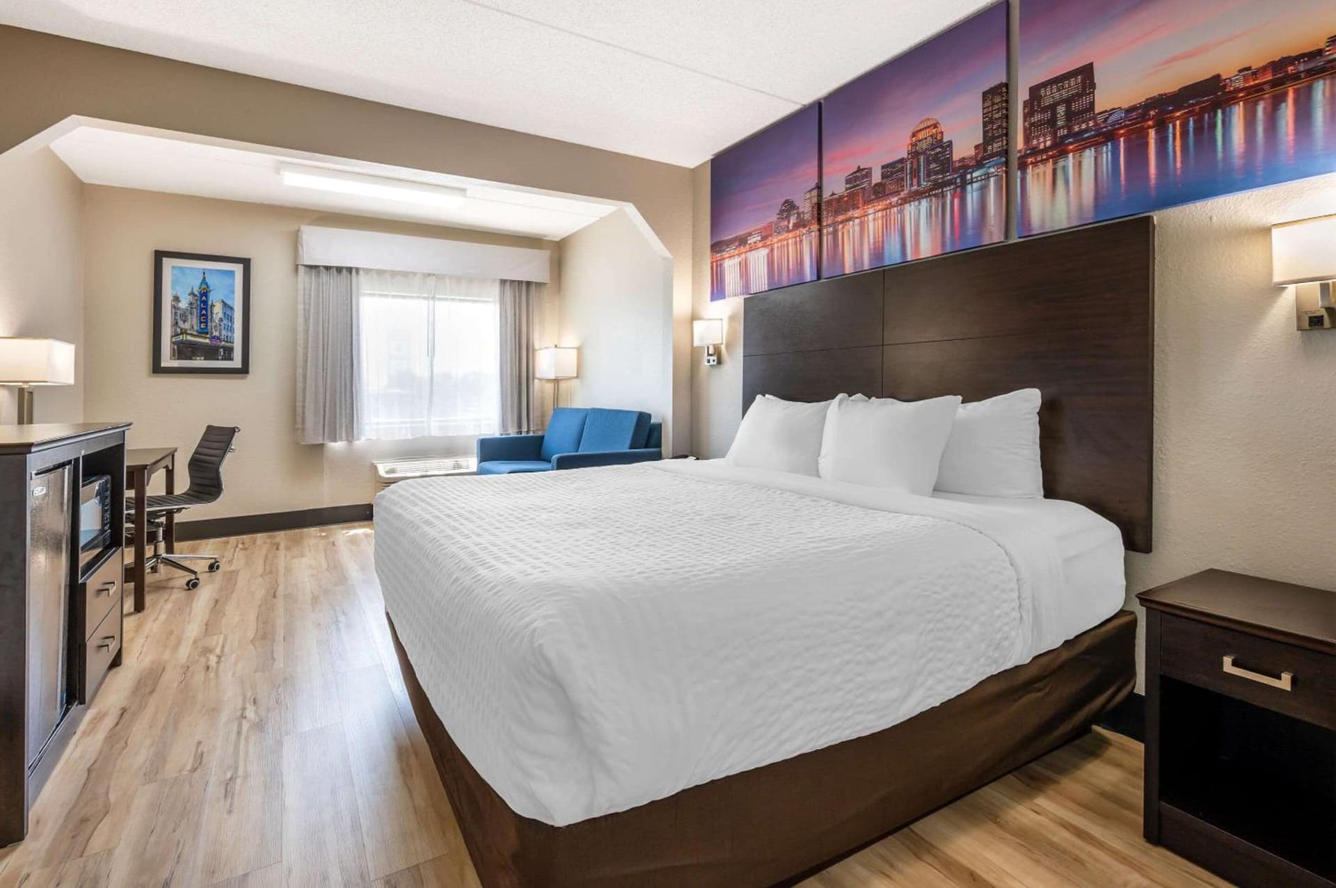 Clarion Pointe Louisville East gallery photo in Louisville, KY — image 19