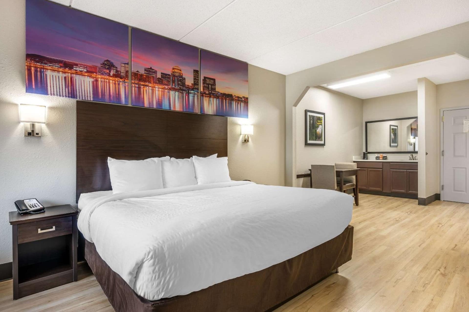 Clarion Pointe Louisville East gallery photo in Louisville, KY — image 41
