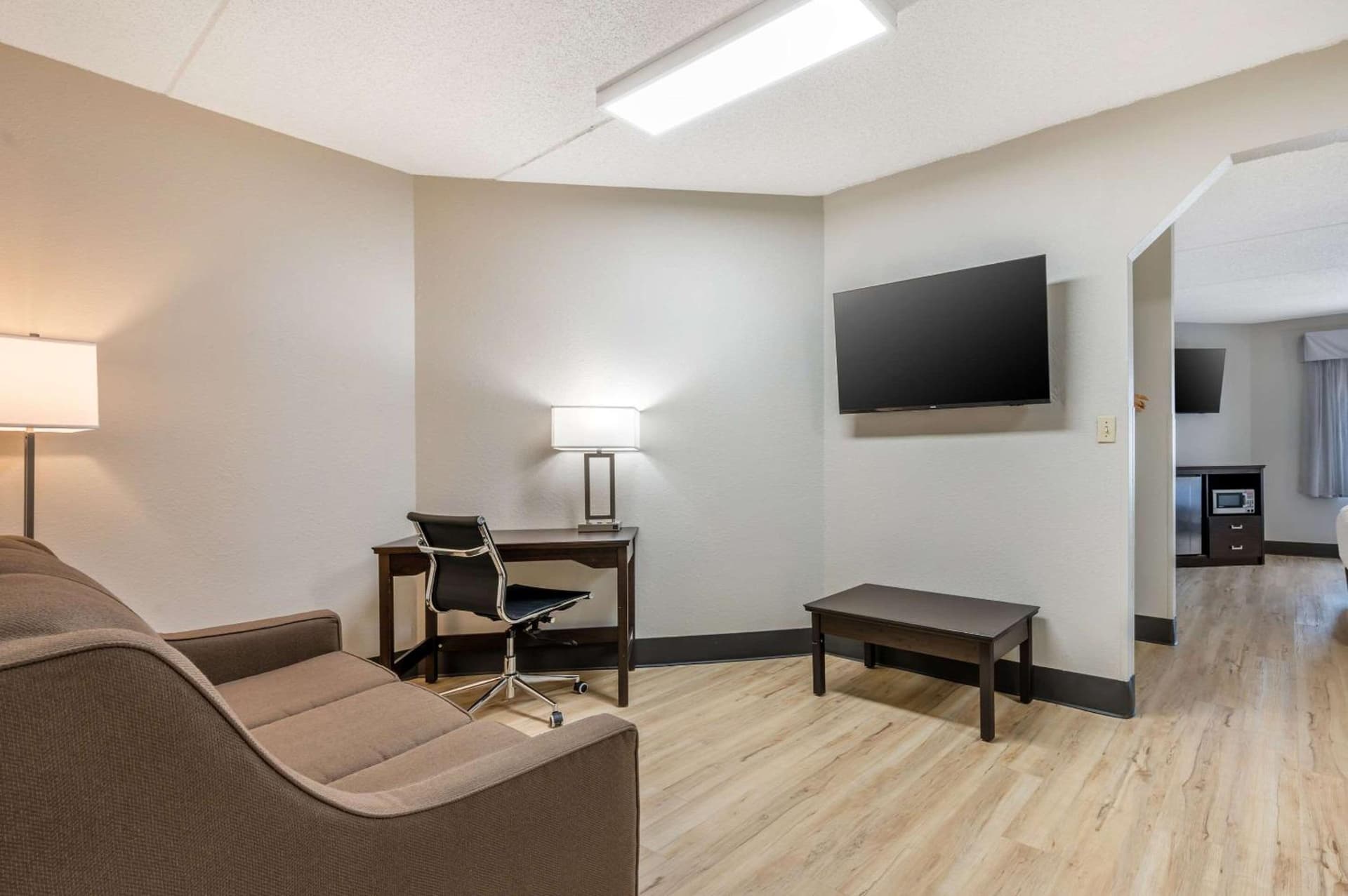 Clarion Pointe Louisville East gallery photo in Louisville, KY — image 12