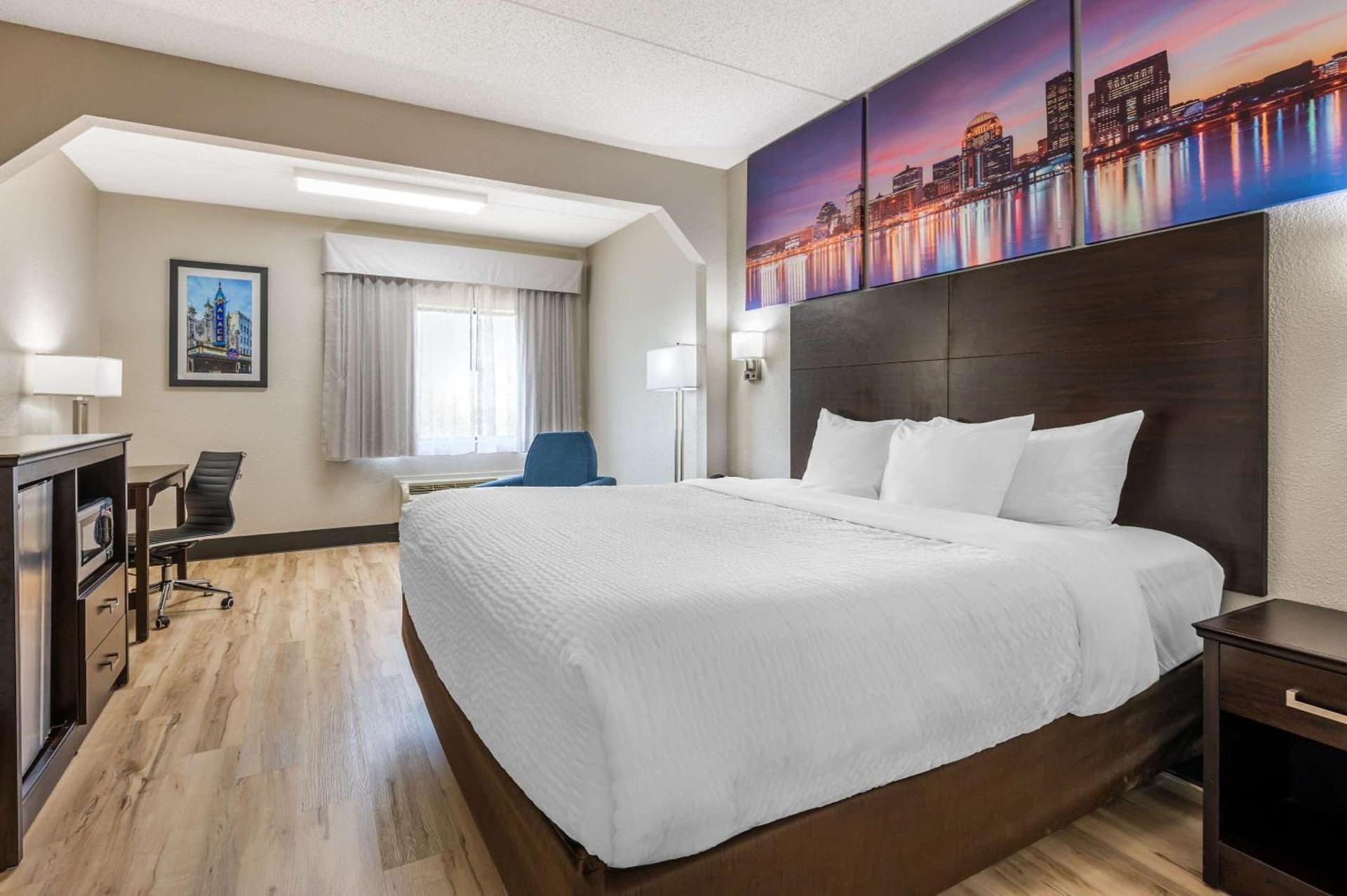 Clarion Pointe Louisville East gallery photo in Louisville, KY — image 27