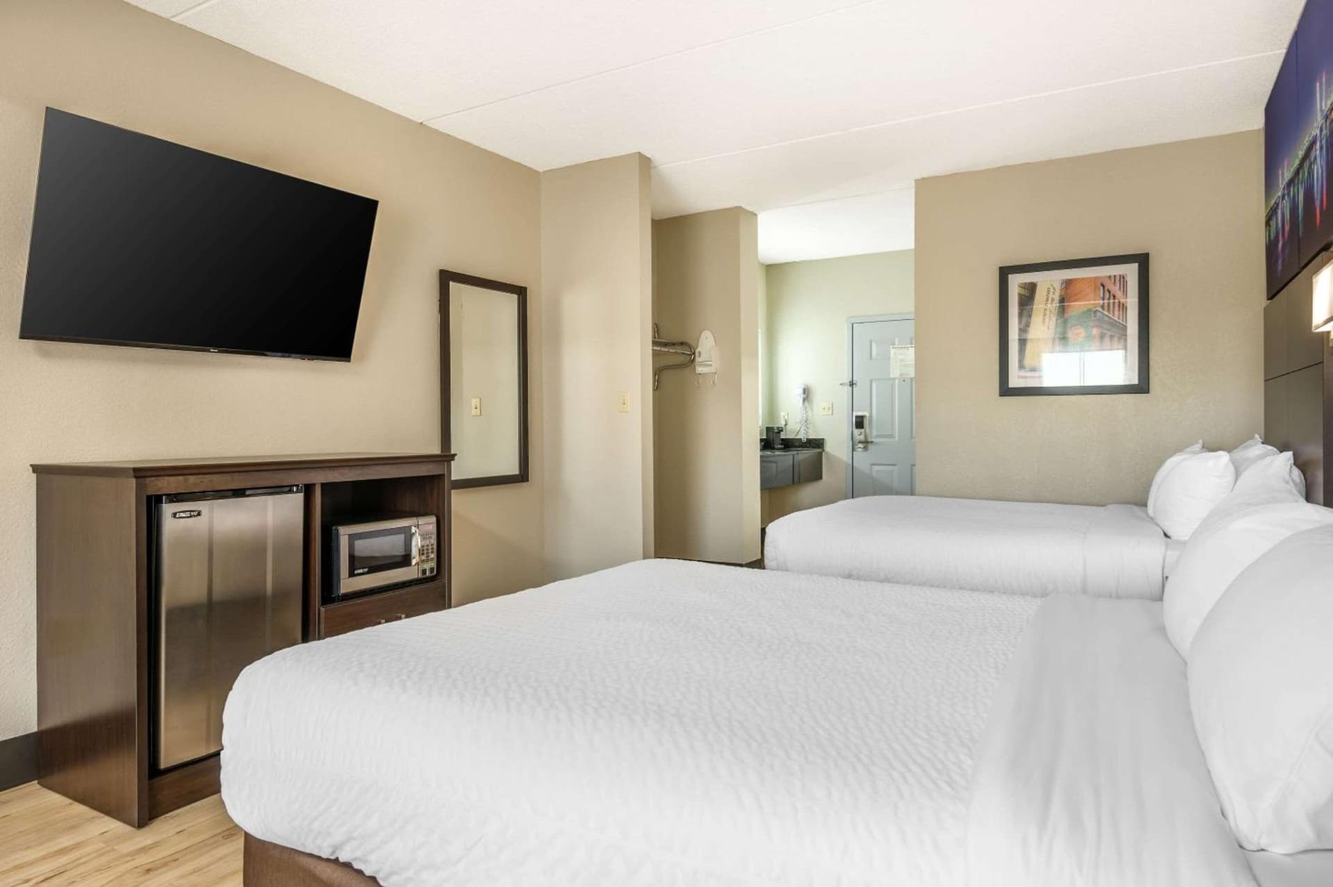 Clarion Pointe Louisville East gallery photo in Louisville, KY — image 24