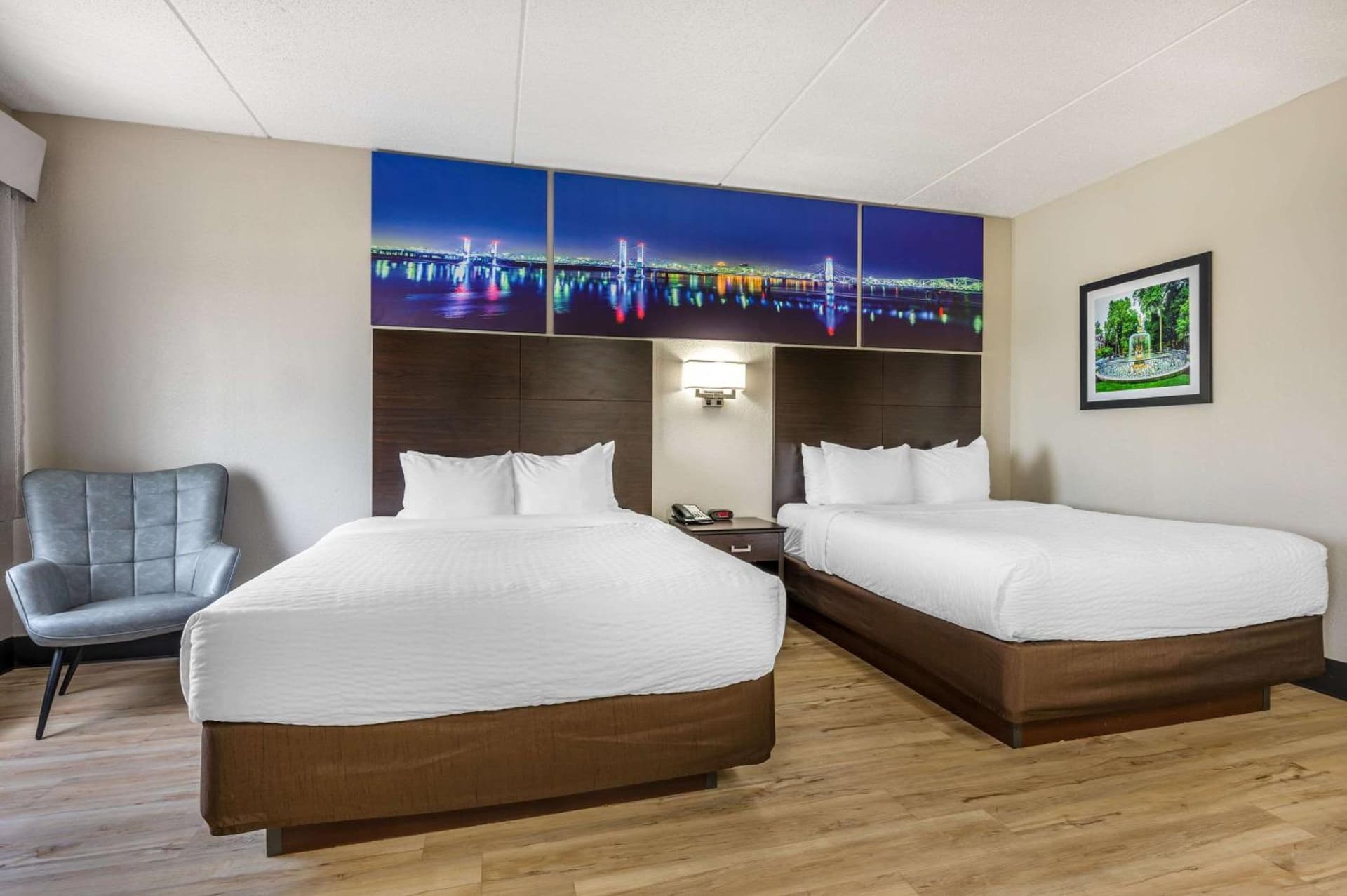 Clarion Pointe Louisville East gallery photo in Louisville, KY — image 33