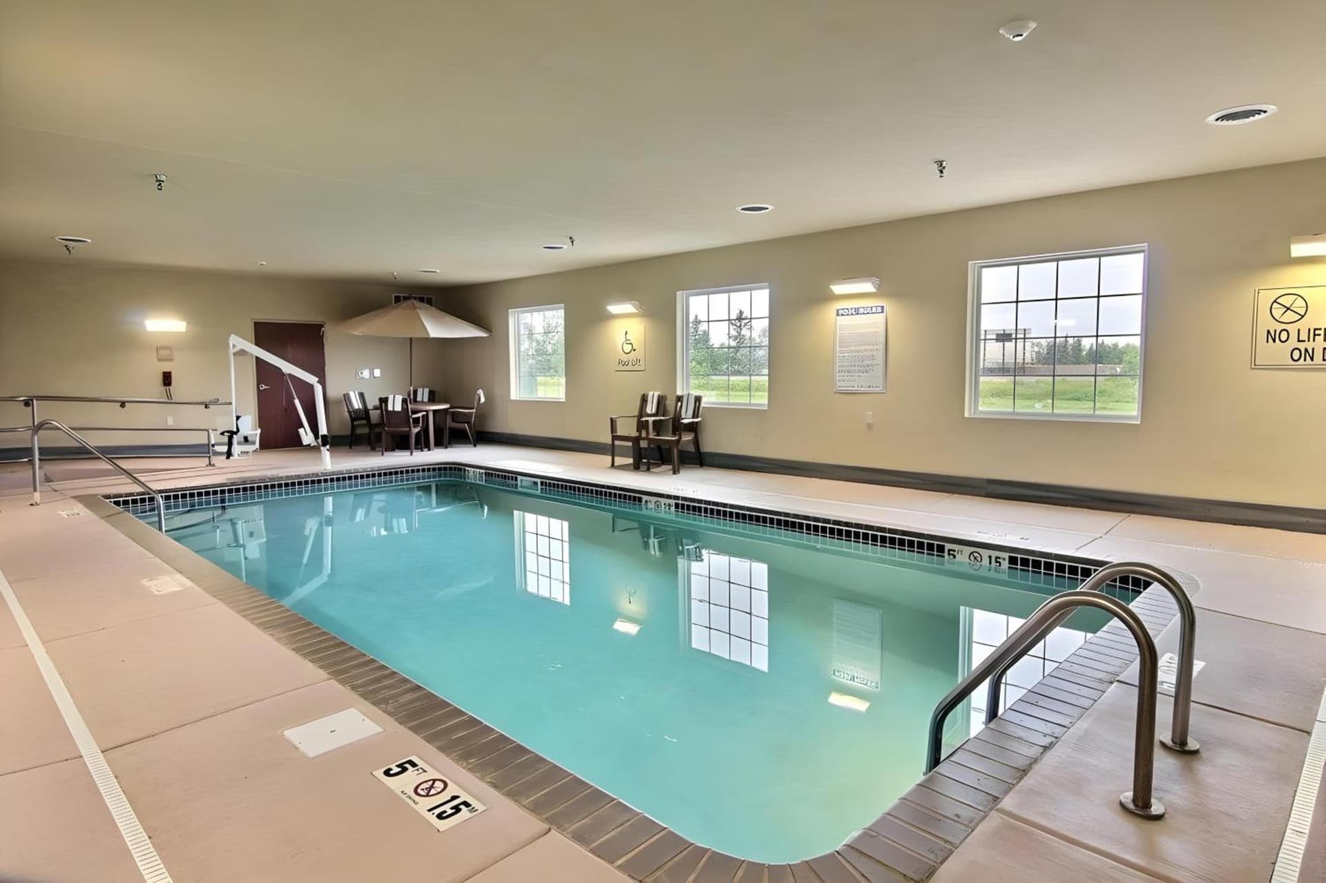 AmeriVu inn and Suites - Crookston interior in Crookston, MN — gallery photo 2