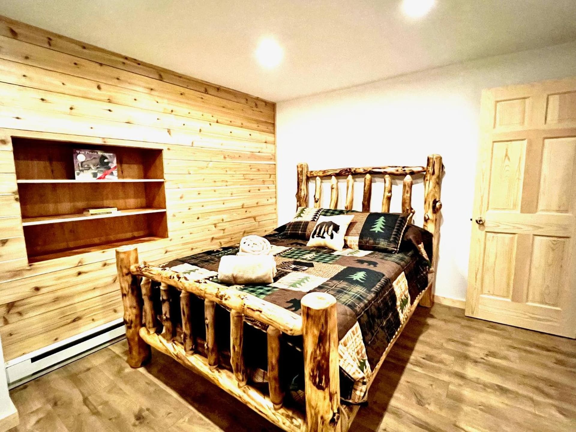 Cozy Hunter Cabins property views in Hunter — gallery photo 3