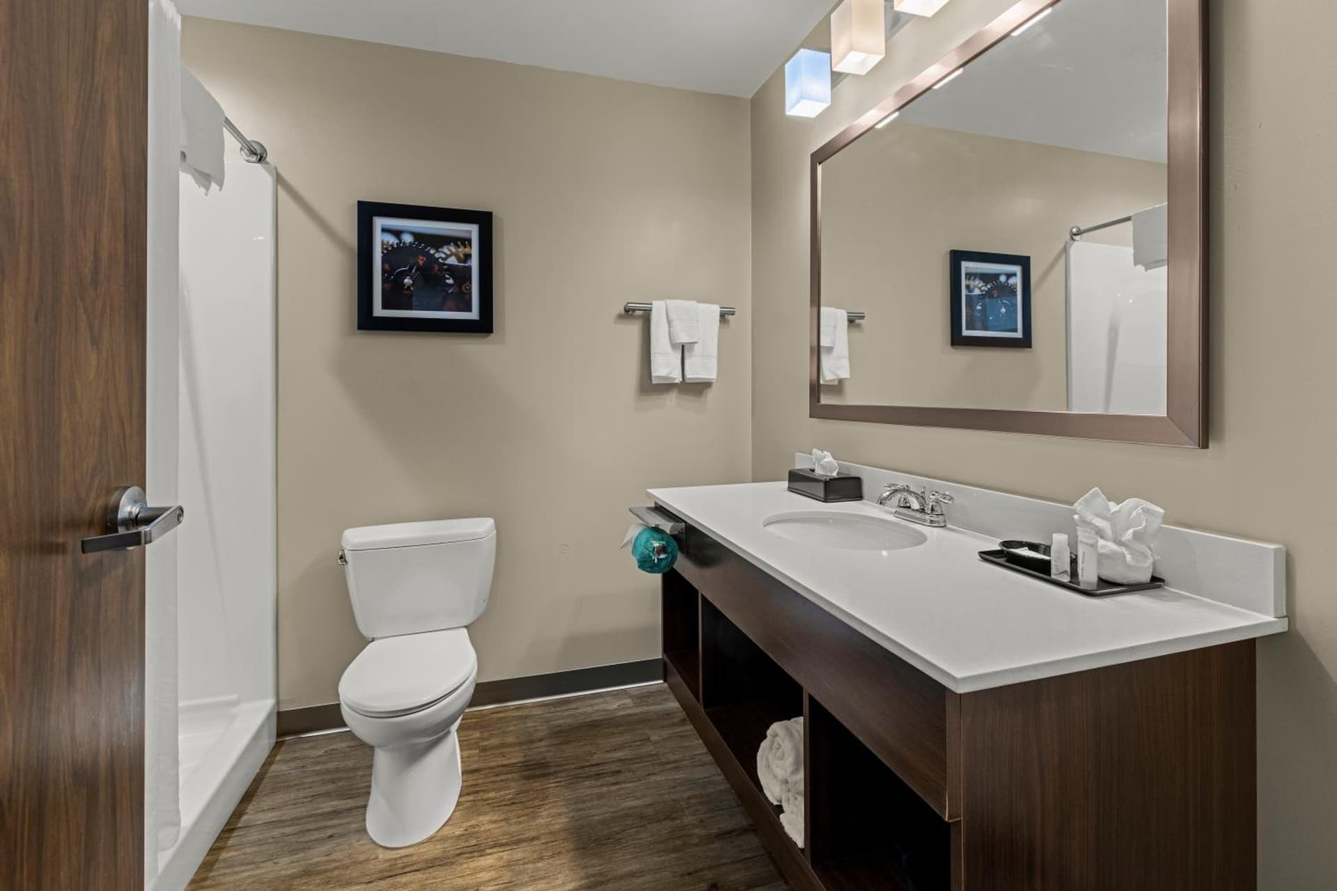 The Mulberry Hotel gallery photo in Westlake, LA — image 40