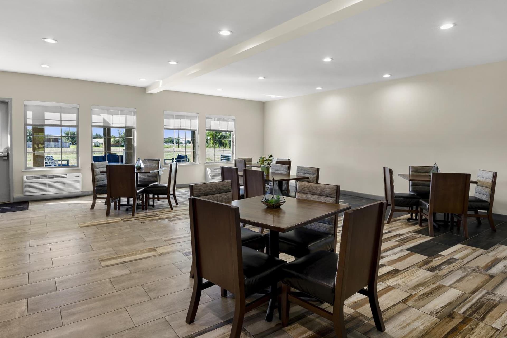 The Mulberry Hotel gallery photo in Westlake, LA — image 31