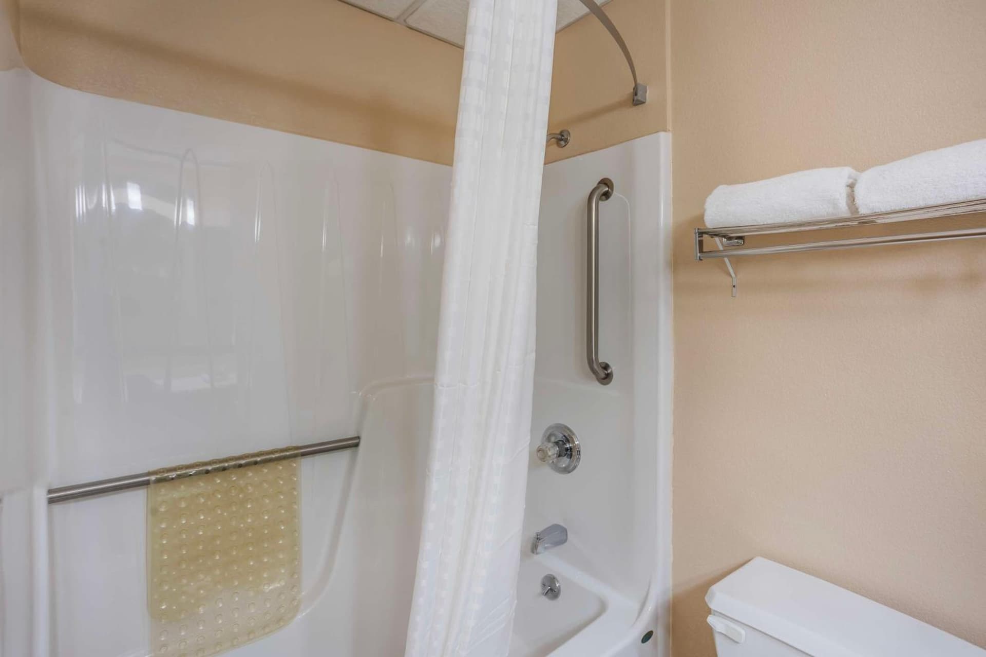 Best Western Inn at Blakeslee-Pocono gallery photo in Blakeslee, PA — image 56