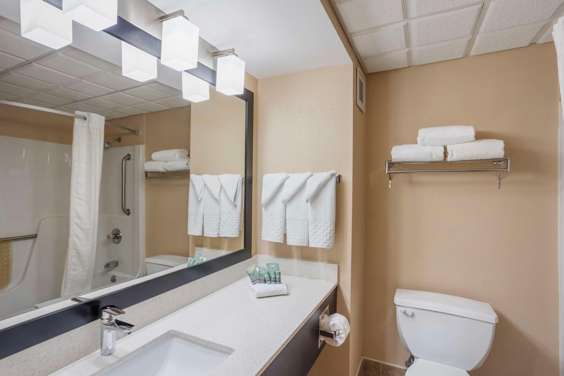 Best Western Inn at Blakeslee-Pocono gallery photo in Blakeslee, PA — image 28