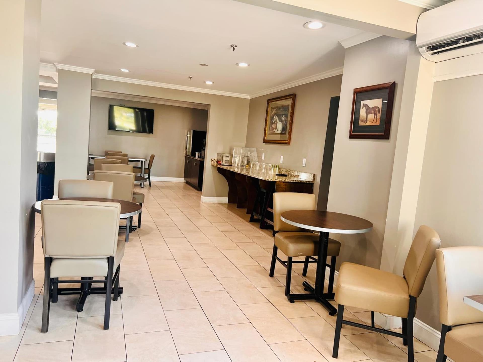Microtel Inn by Wyndham Lexington gallery photo in Lexington, KY — image 68