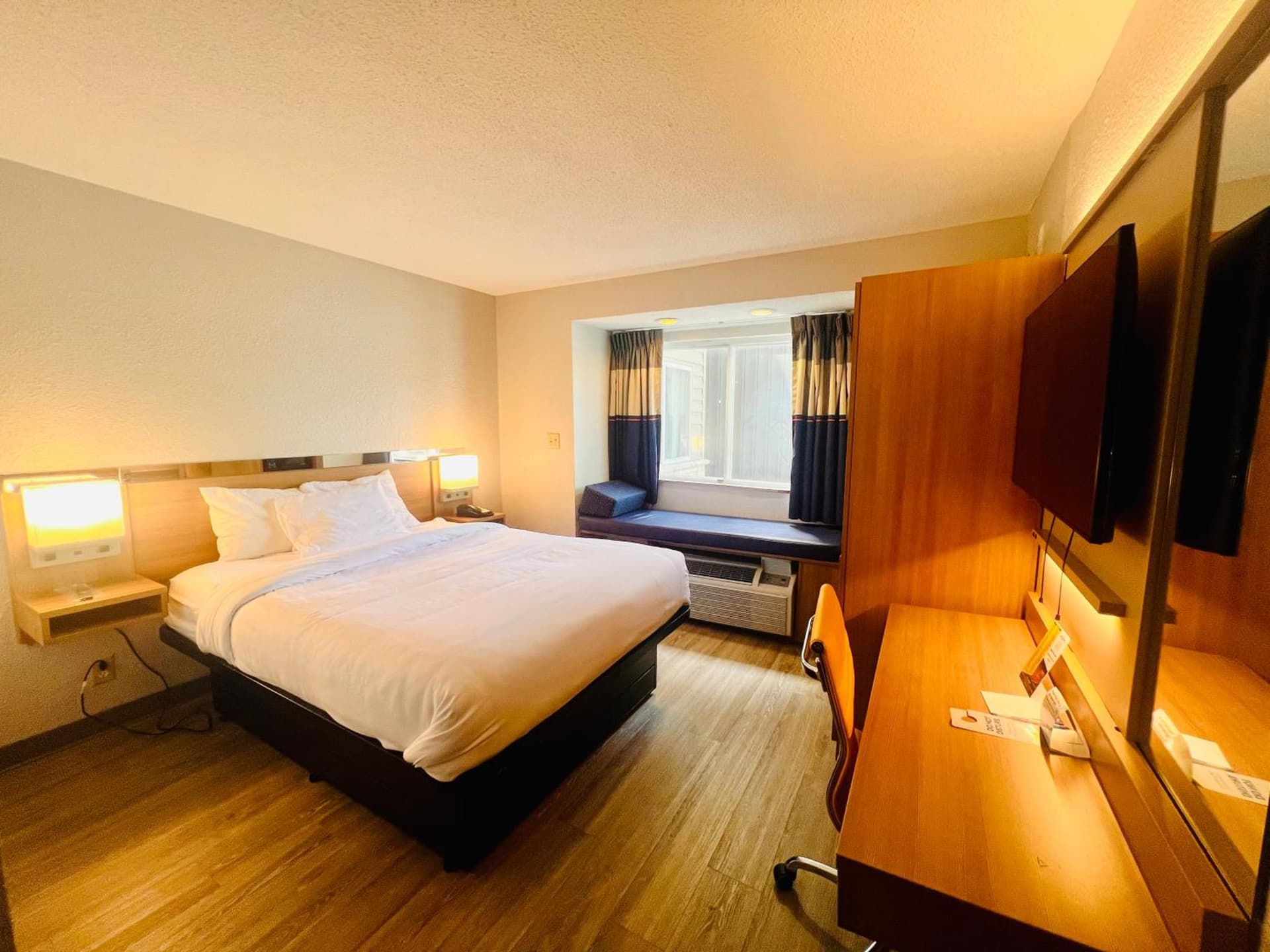 Microtel Inn by Wyndham Lexington interior in Lexington, KY — gallery photo 2