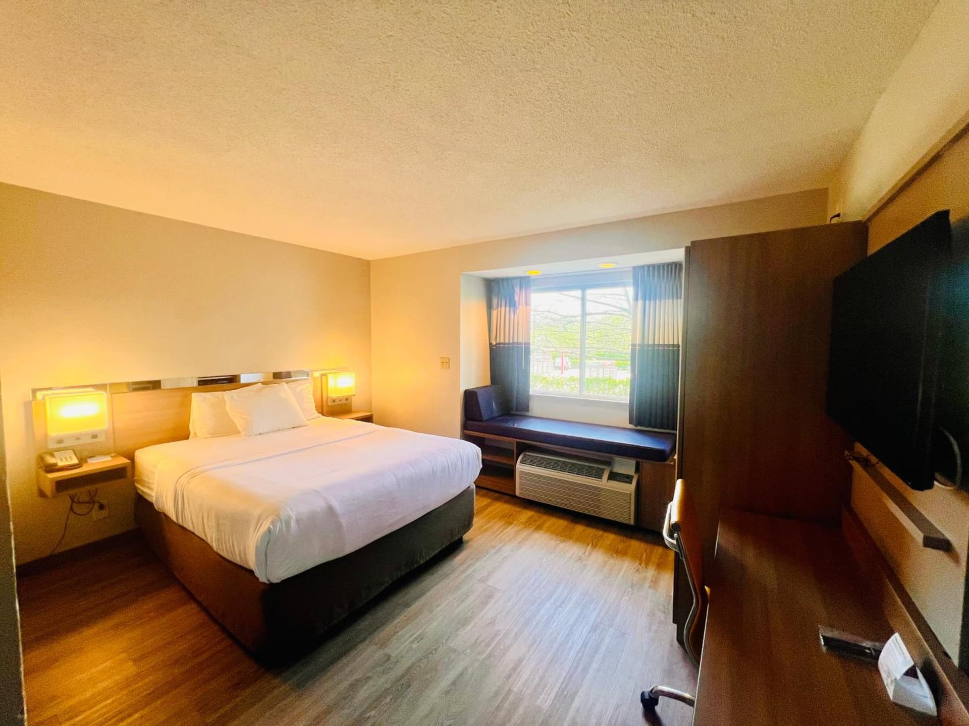 Microtel Inn by Wyndham Lexington property views in Lexington, KY — gallery photo 3