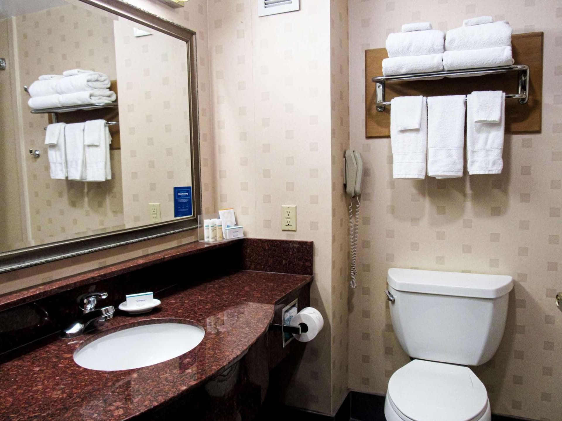 Hampton Inn Oxford-West interior in Oxford, MS — gallery photo 2