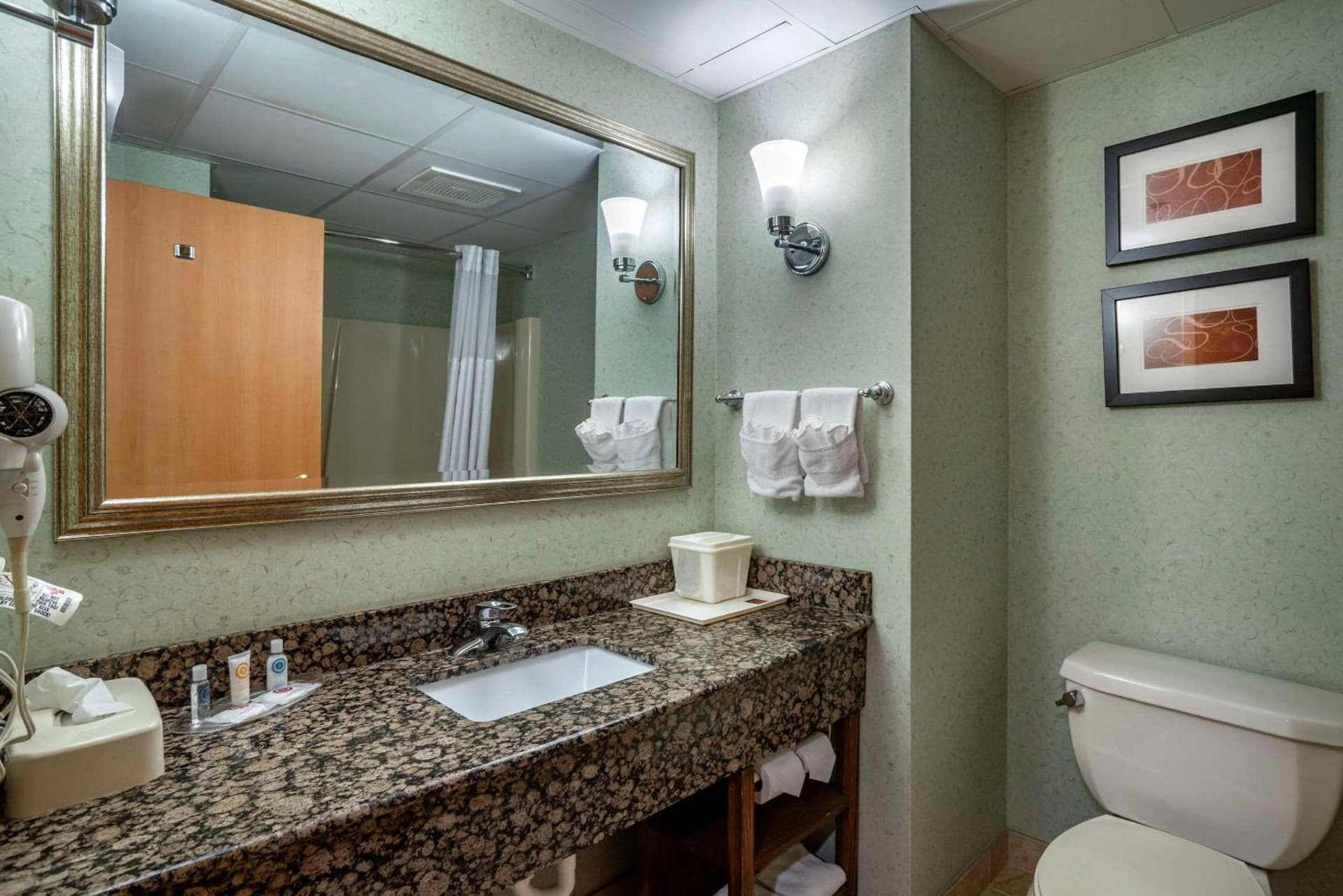Comfort Suites Hagerstown Southeast gallery photo in Hagerstown, MD — image 15