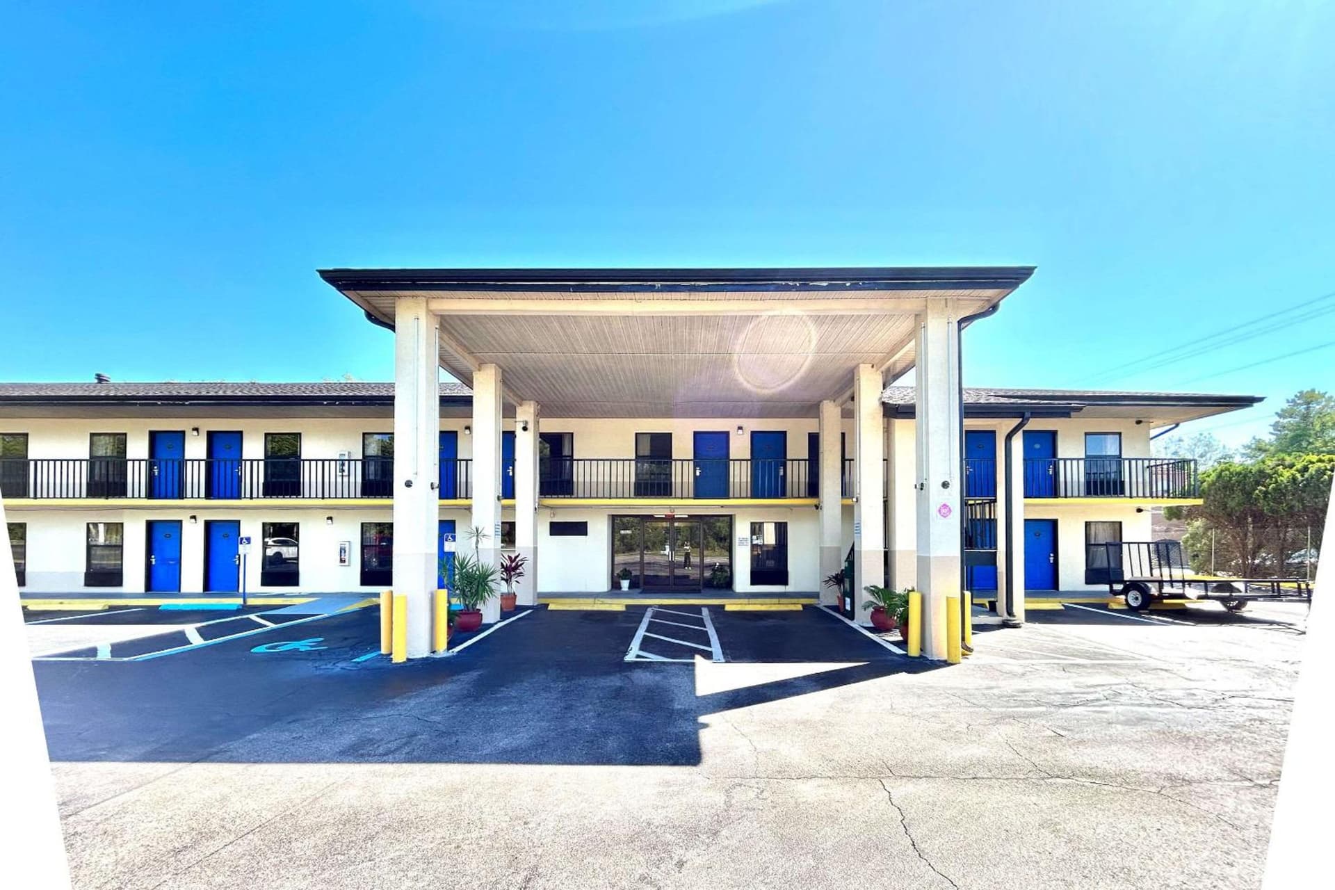 Clarion Pointe Alachua - Gainesville Area featured exterior or lobby in Alachua, FL — similar hotel