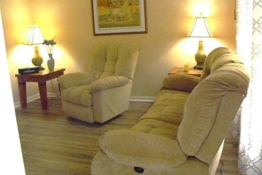 25percent Off Pet Friendly Beach 8mi Sebastian 6mi HotTub property views in Sebastian, FL — gallery photo 3